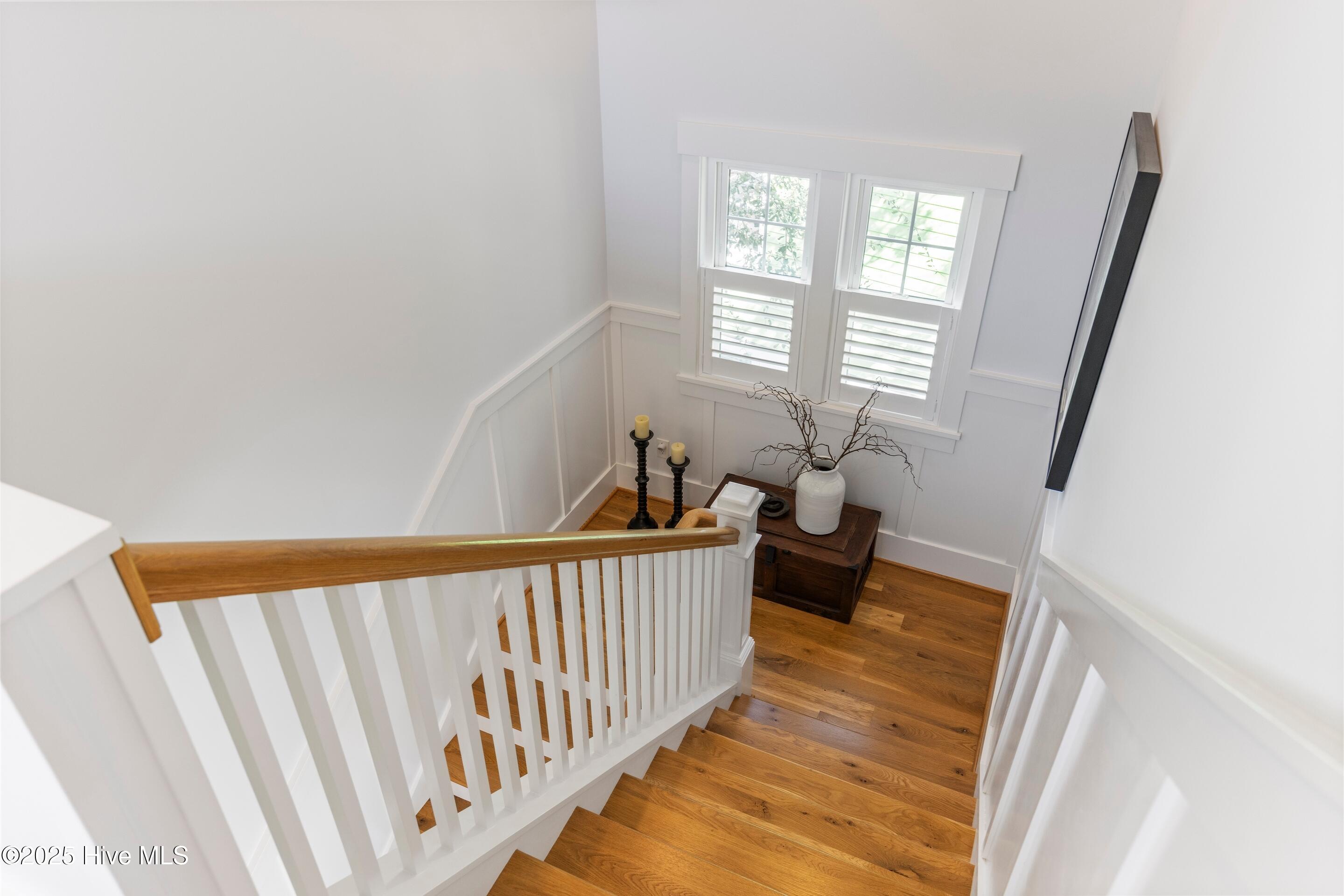 100540413 | Photo 40