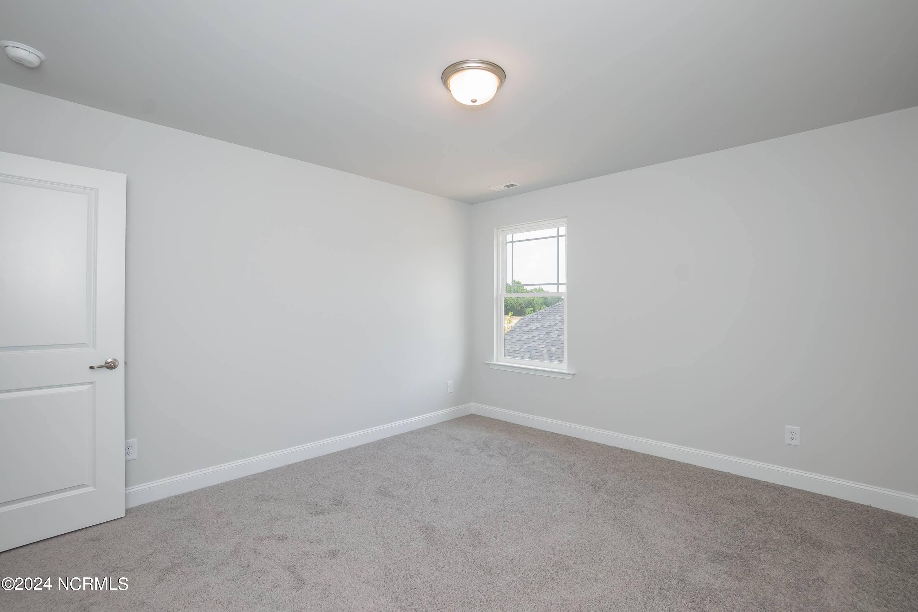 100431065 | Photo 25