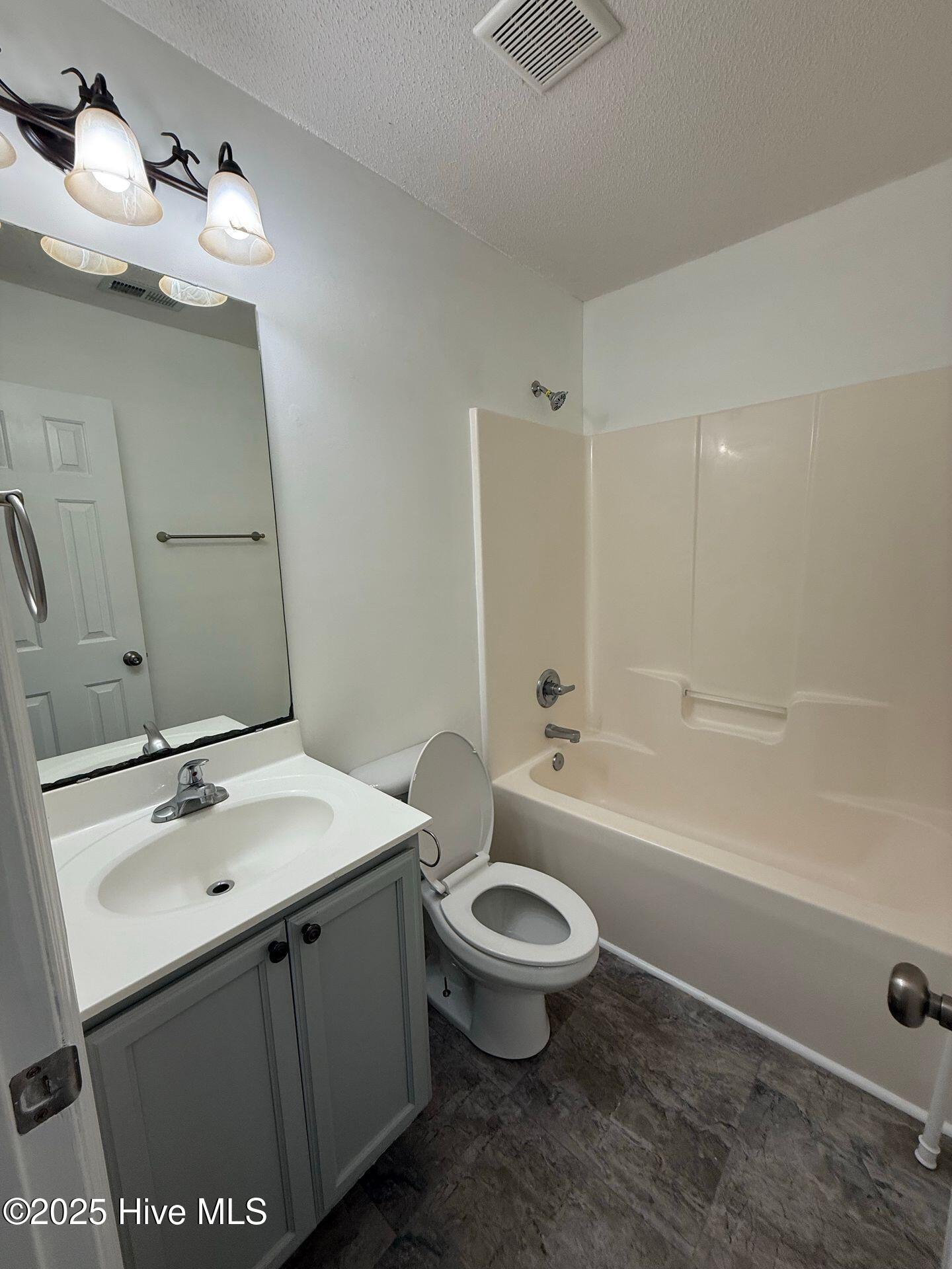 100540978 | Photo 12