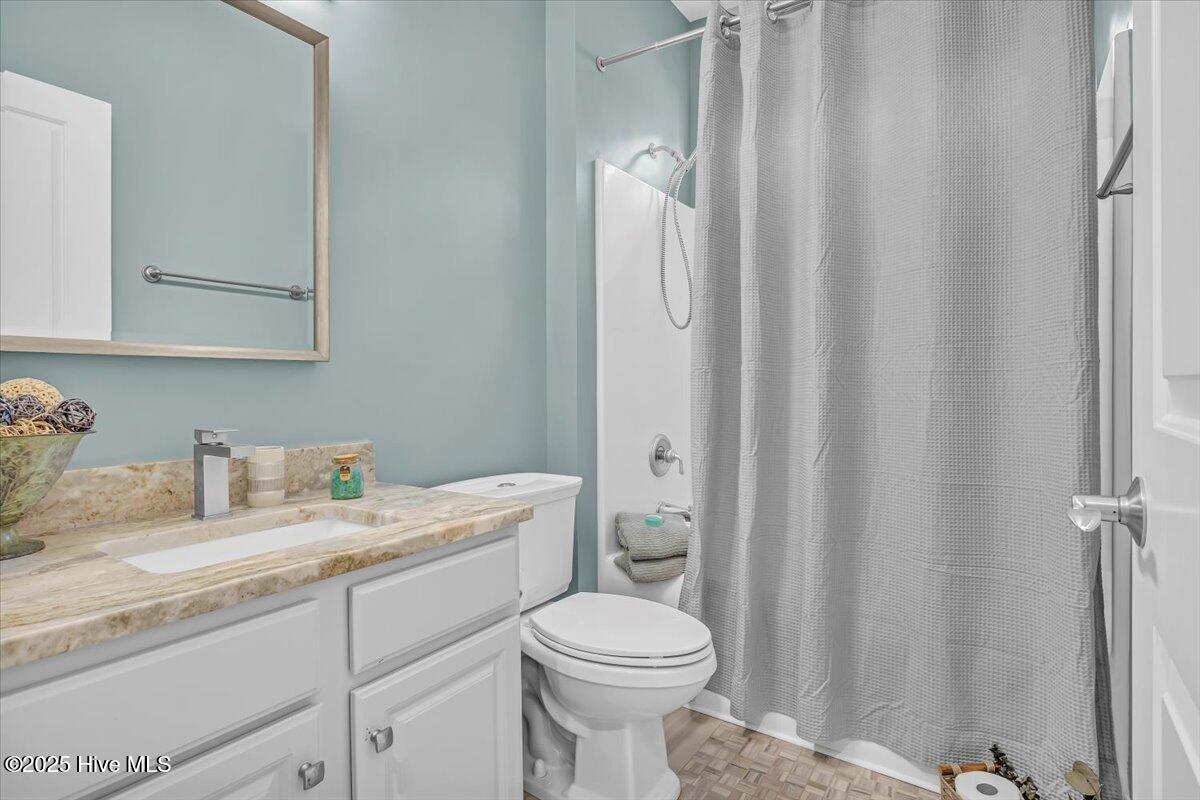 100544439 | Photo 38