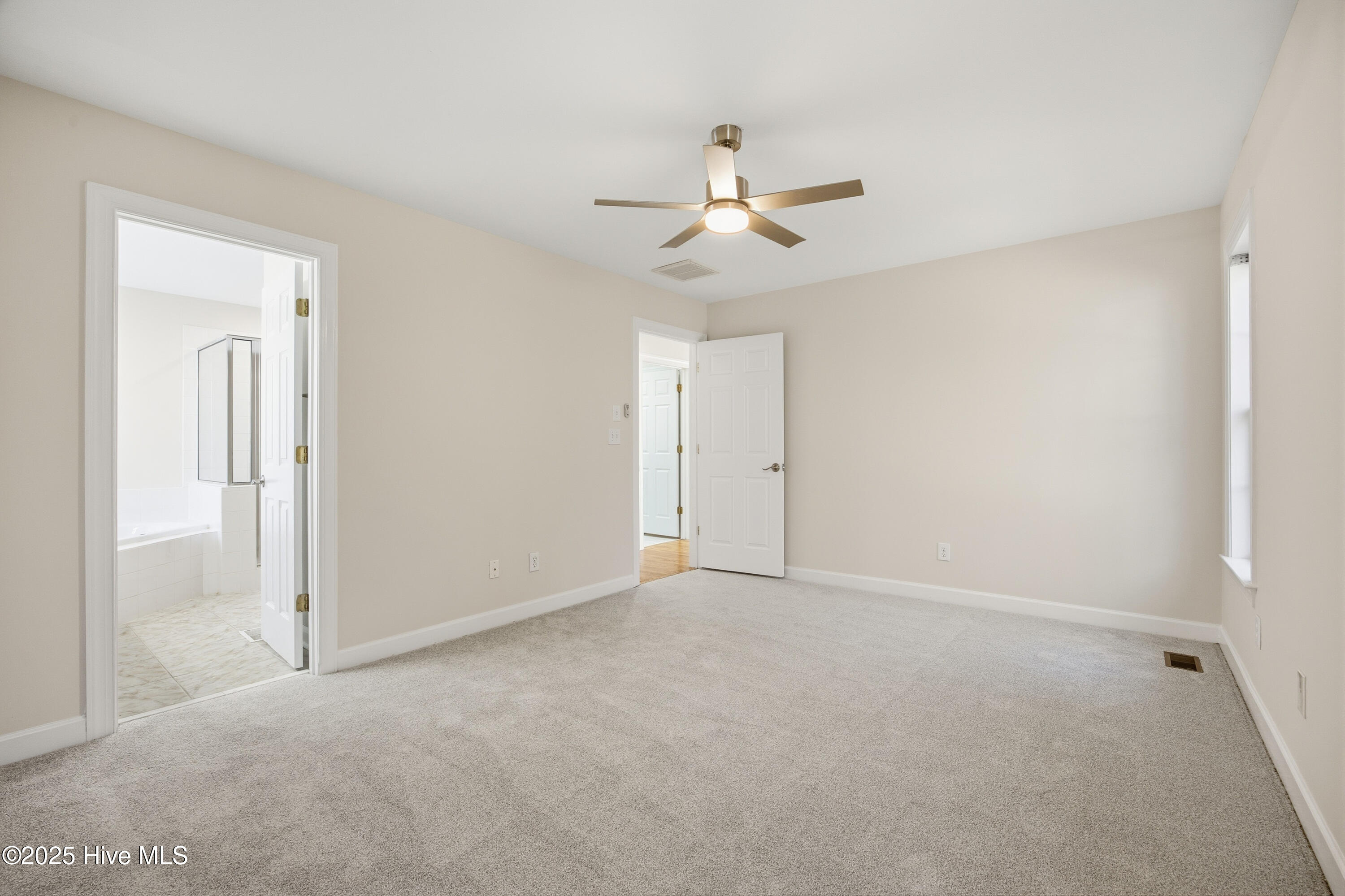 100545806 | Photo 20