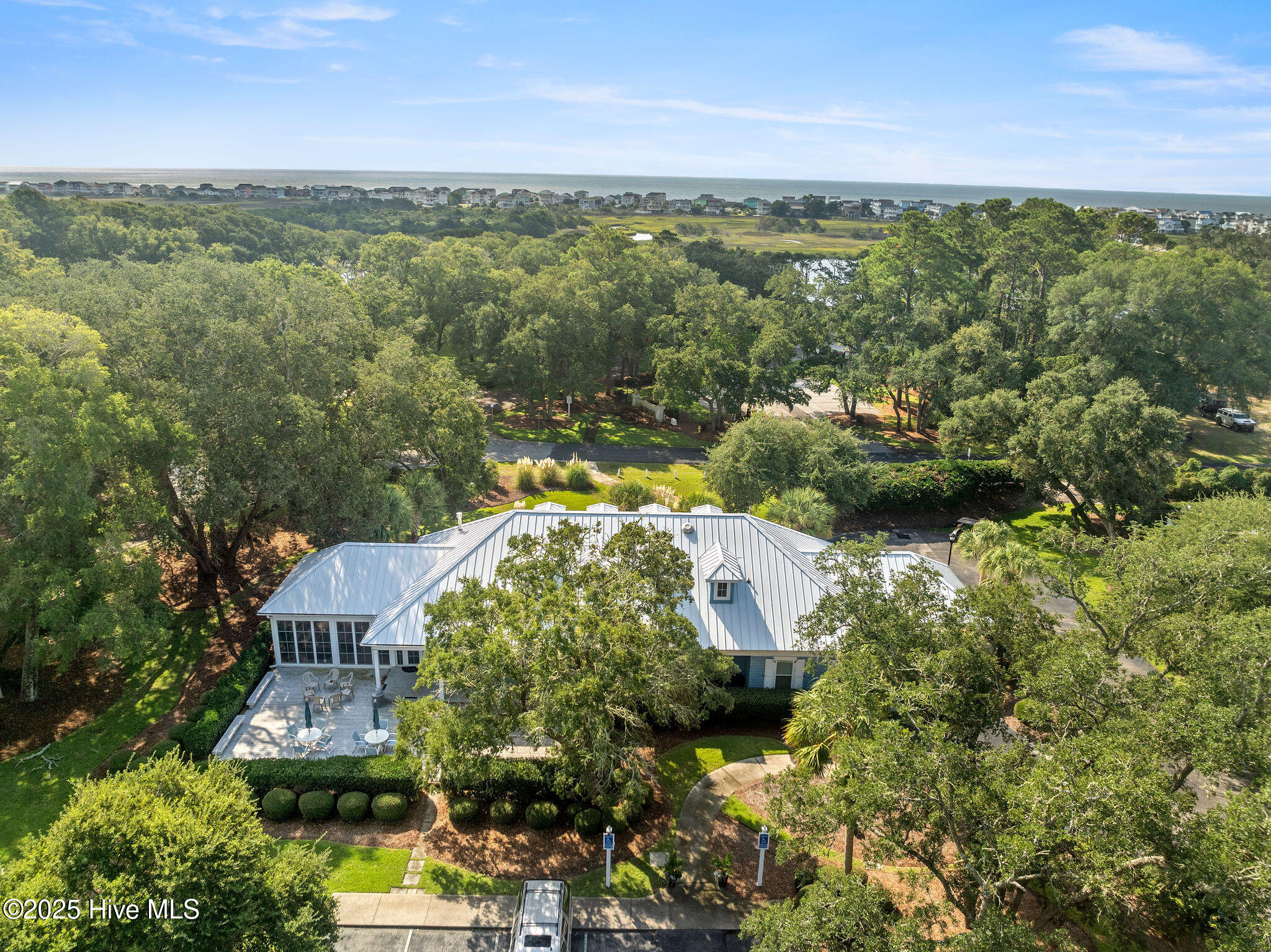 100488997 | Photo 69