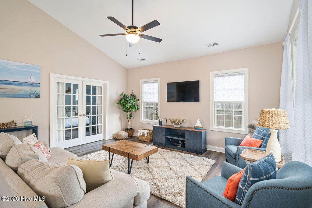 100559649 | Photo 14