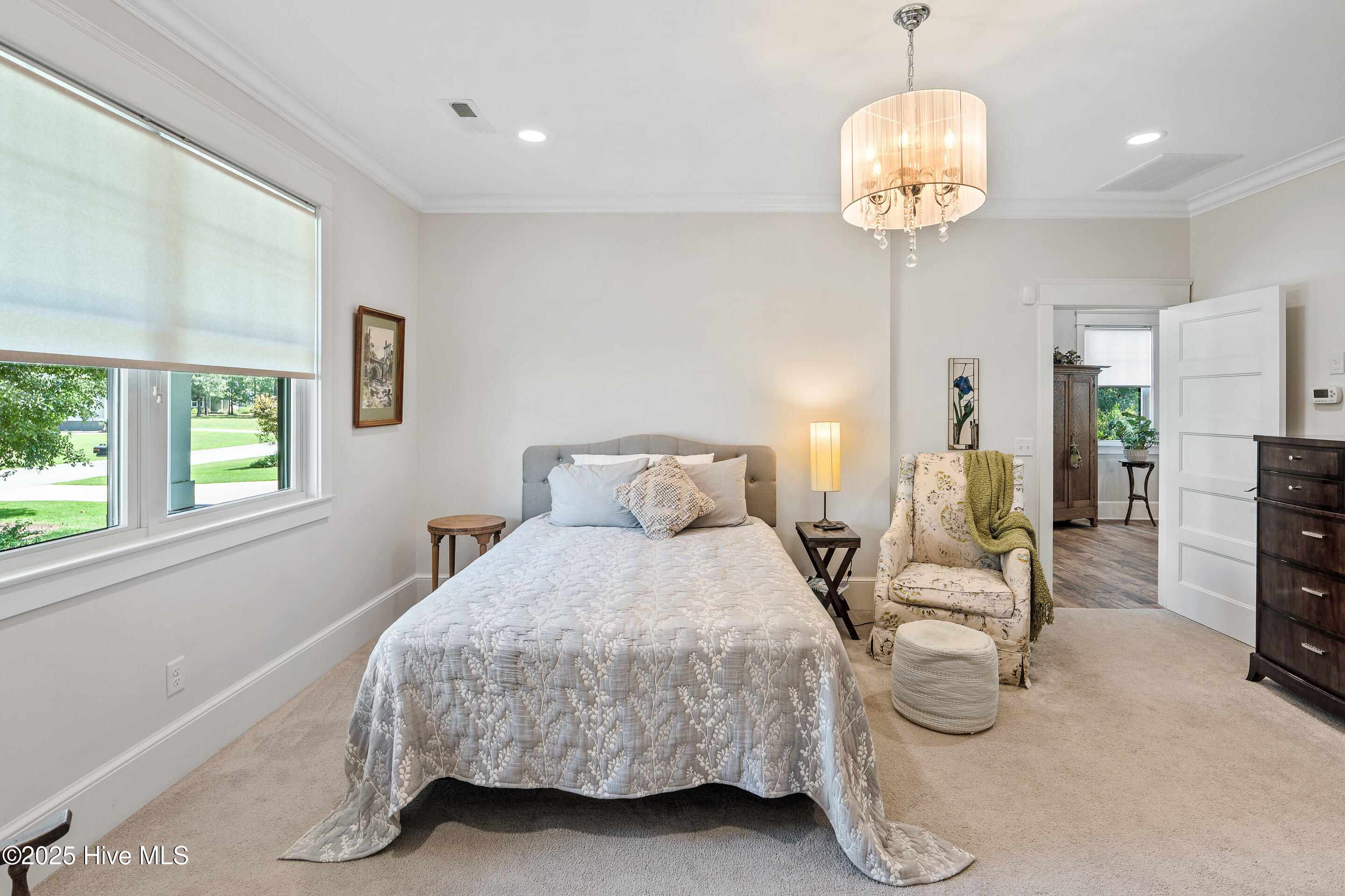 100522220 | Photo 39