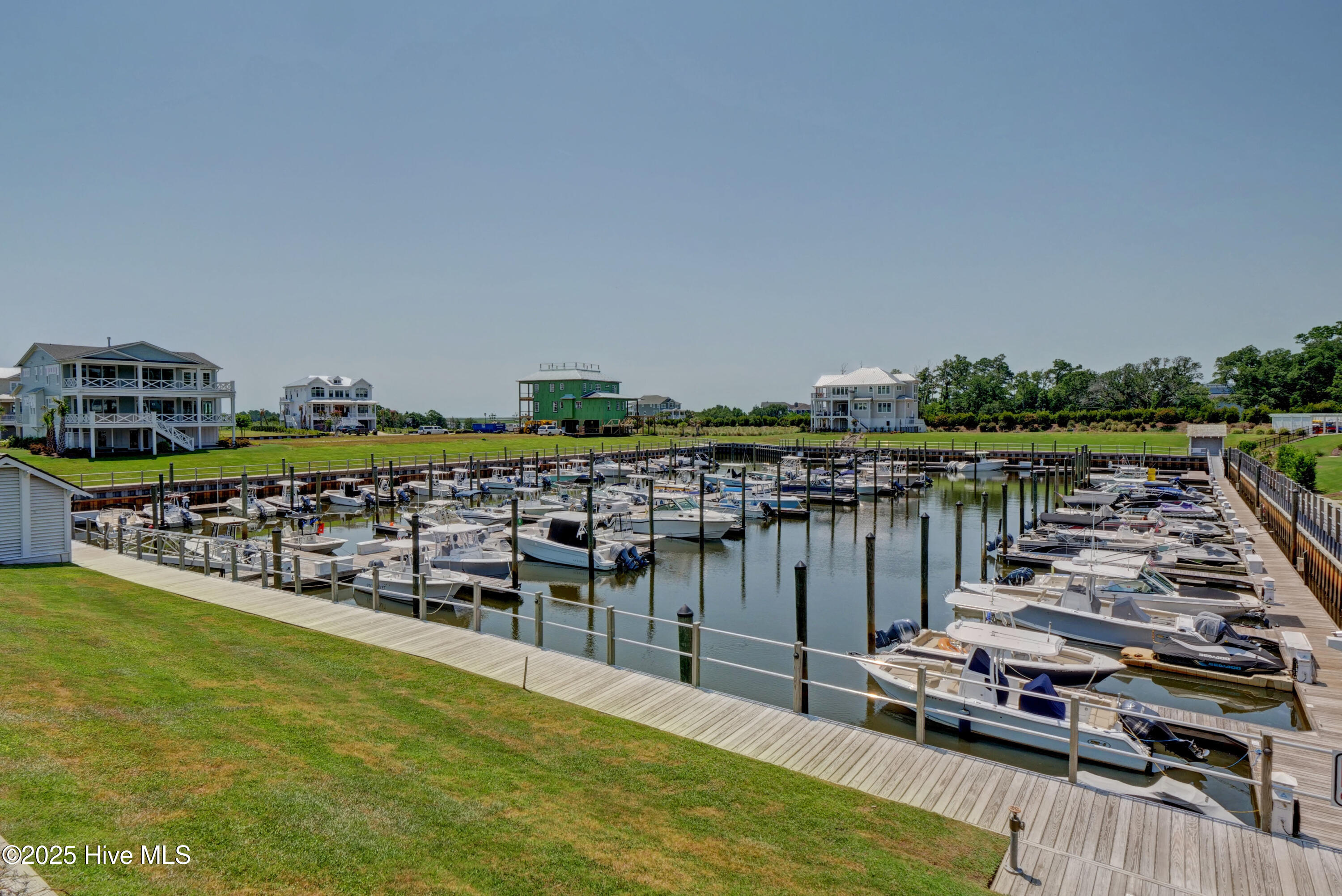 100538273 | Photo 68