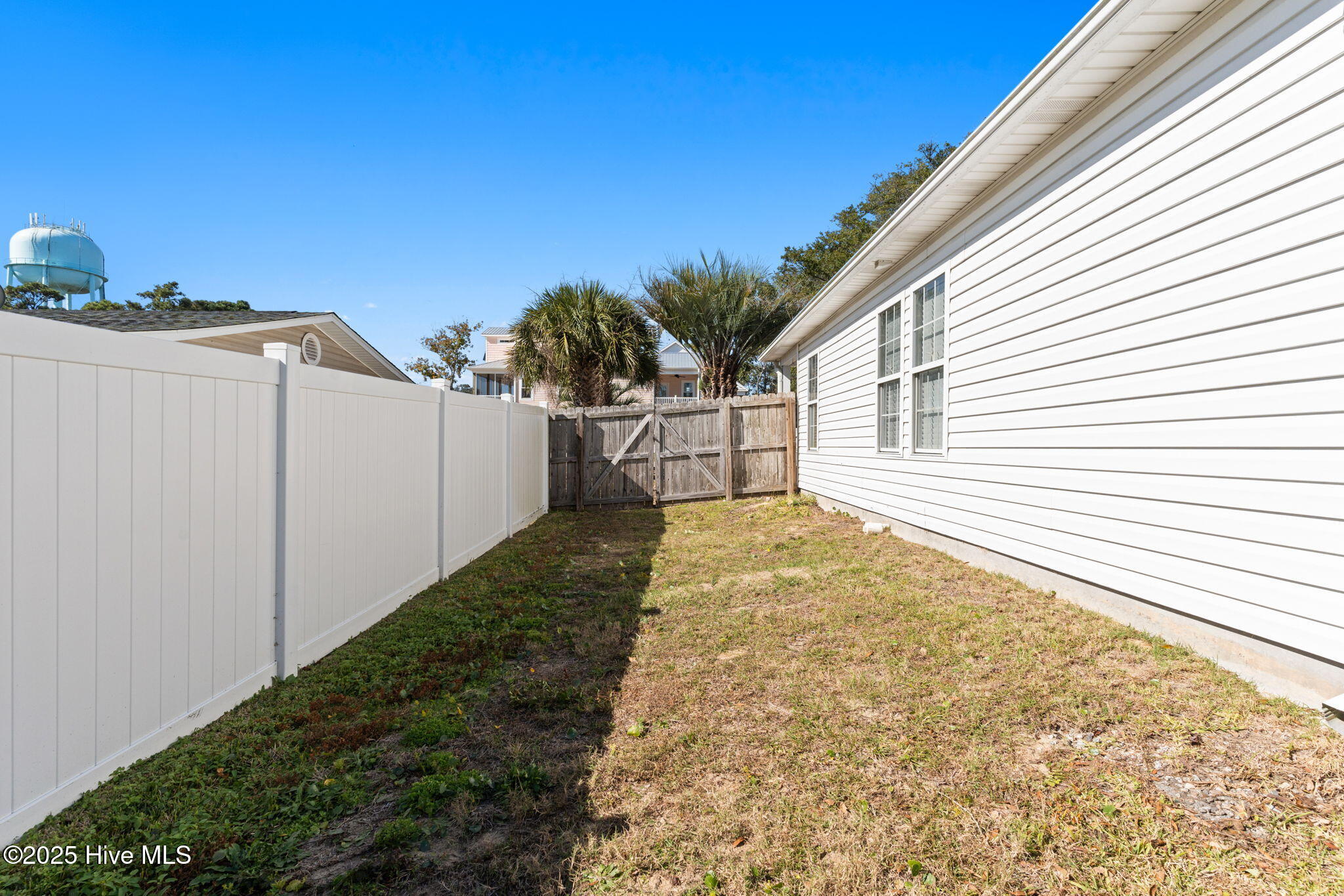 100541037 | Photo 43