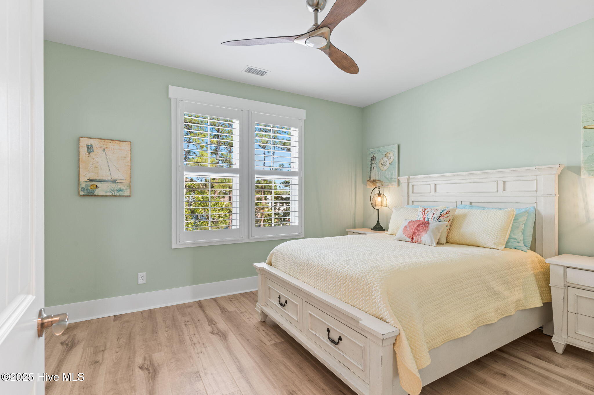 100516887 | Photo 46