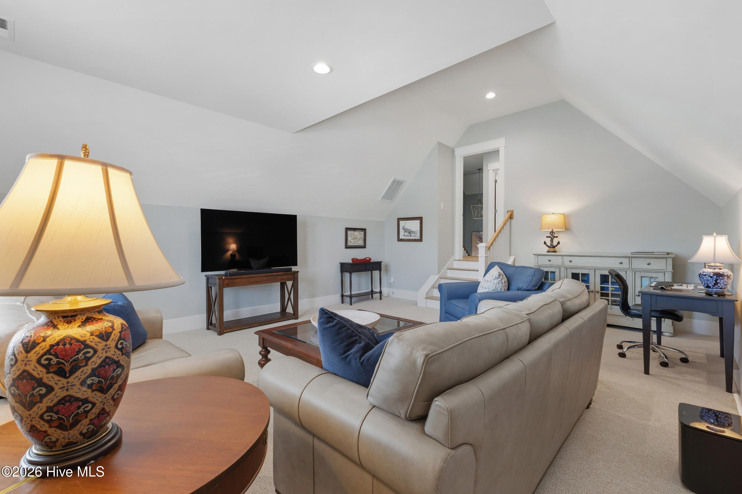 100558657 | Photo 50