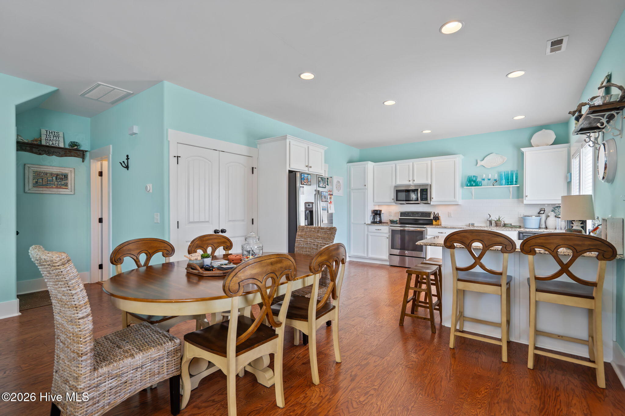 100562552 | Photo 22