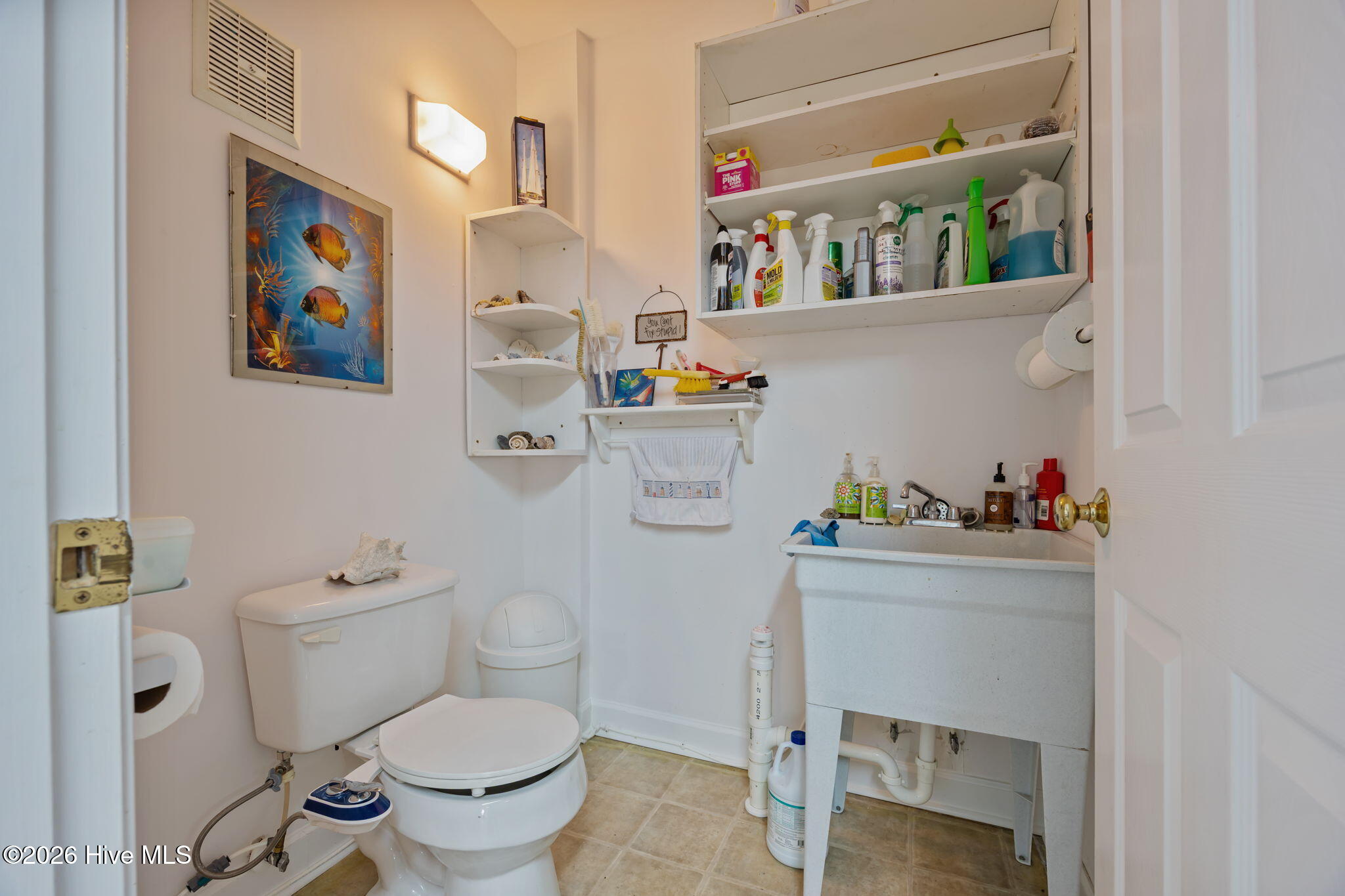 160 Live Oak Road,Newport