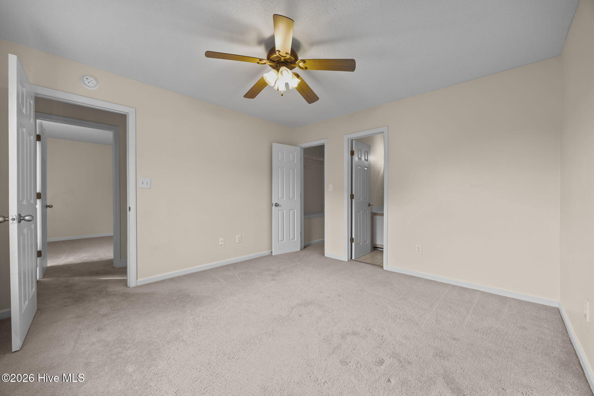 100549500 | Photo 30