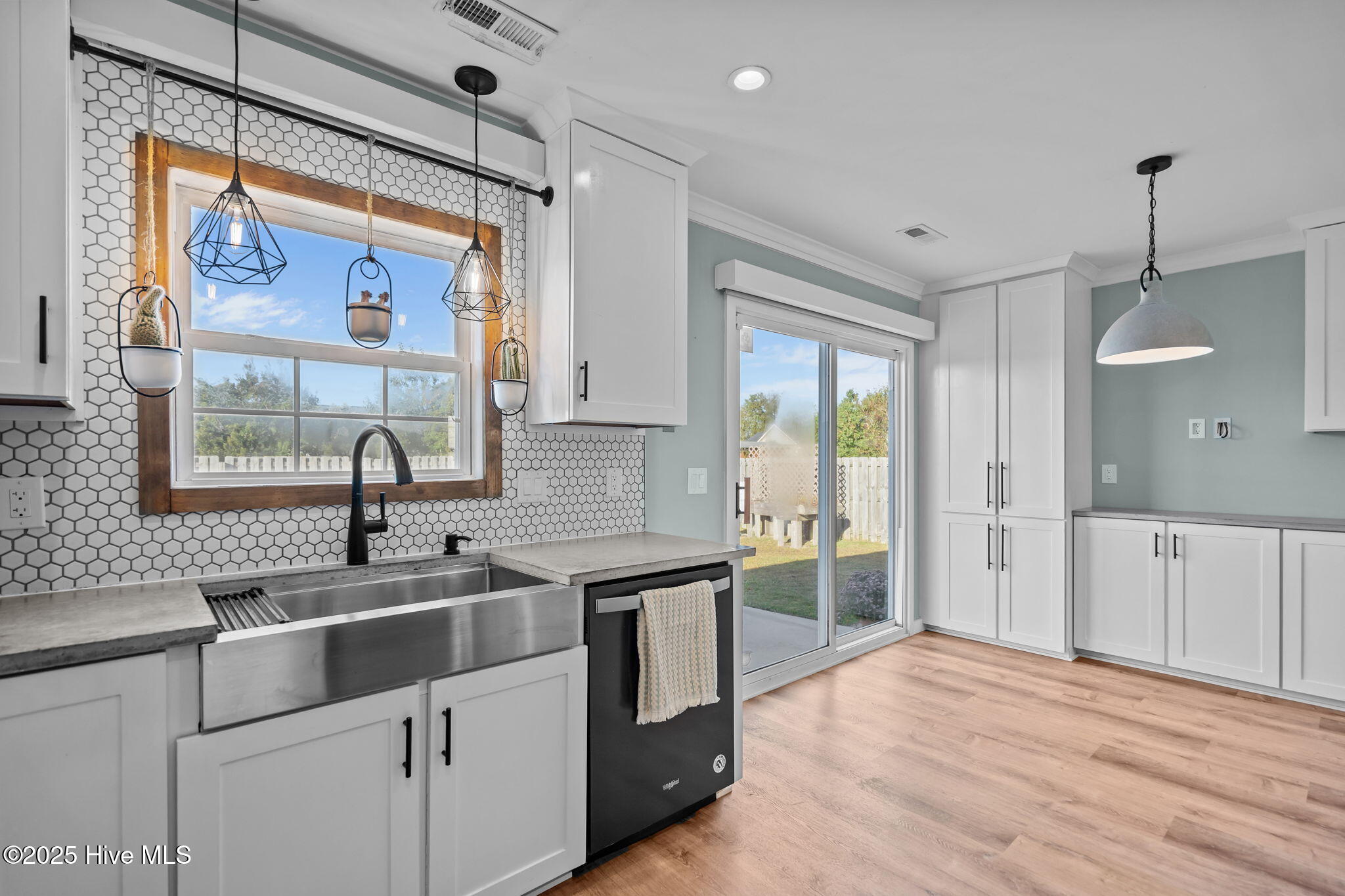 100537521 | Photo 13