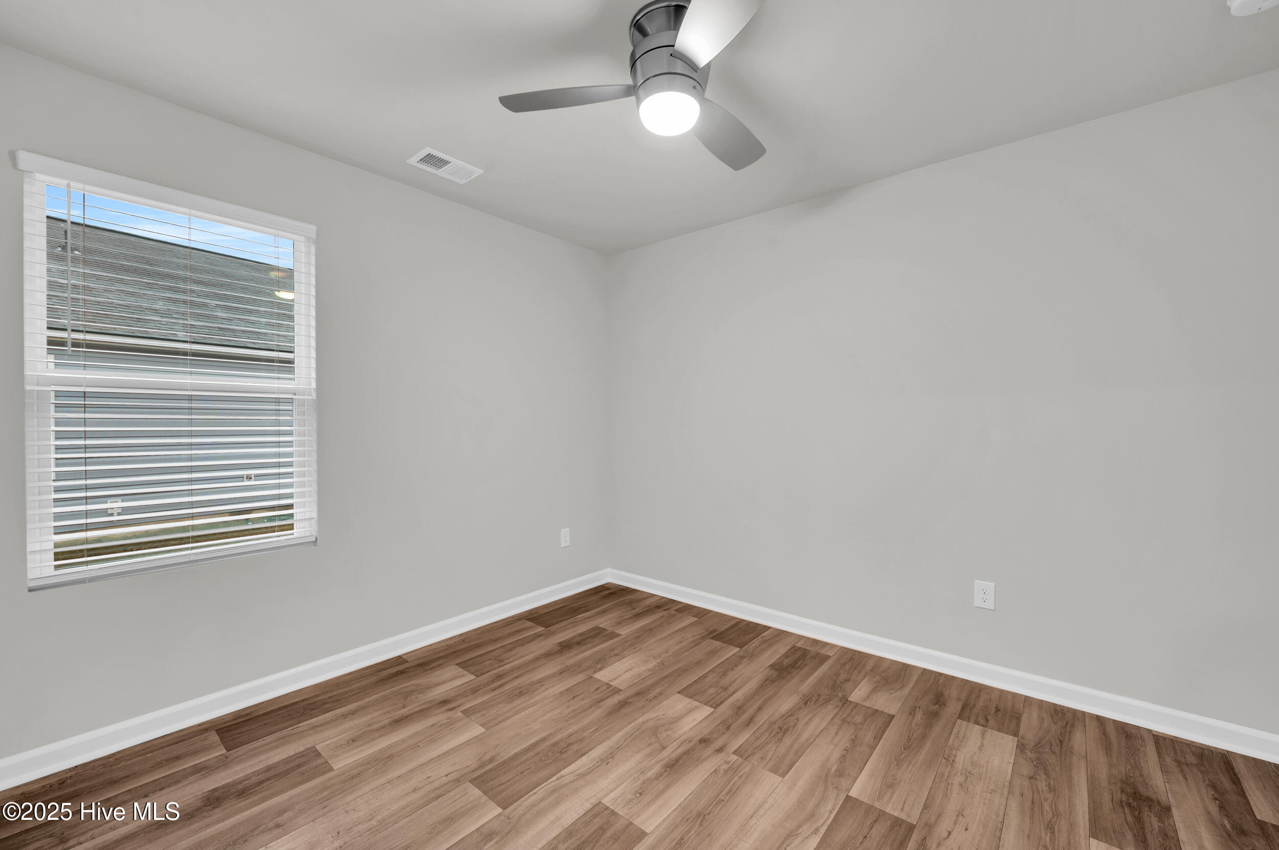 100544665 | Photo 22