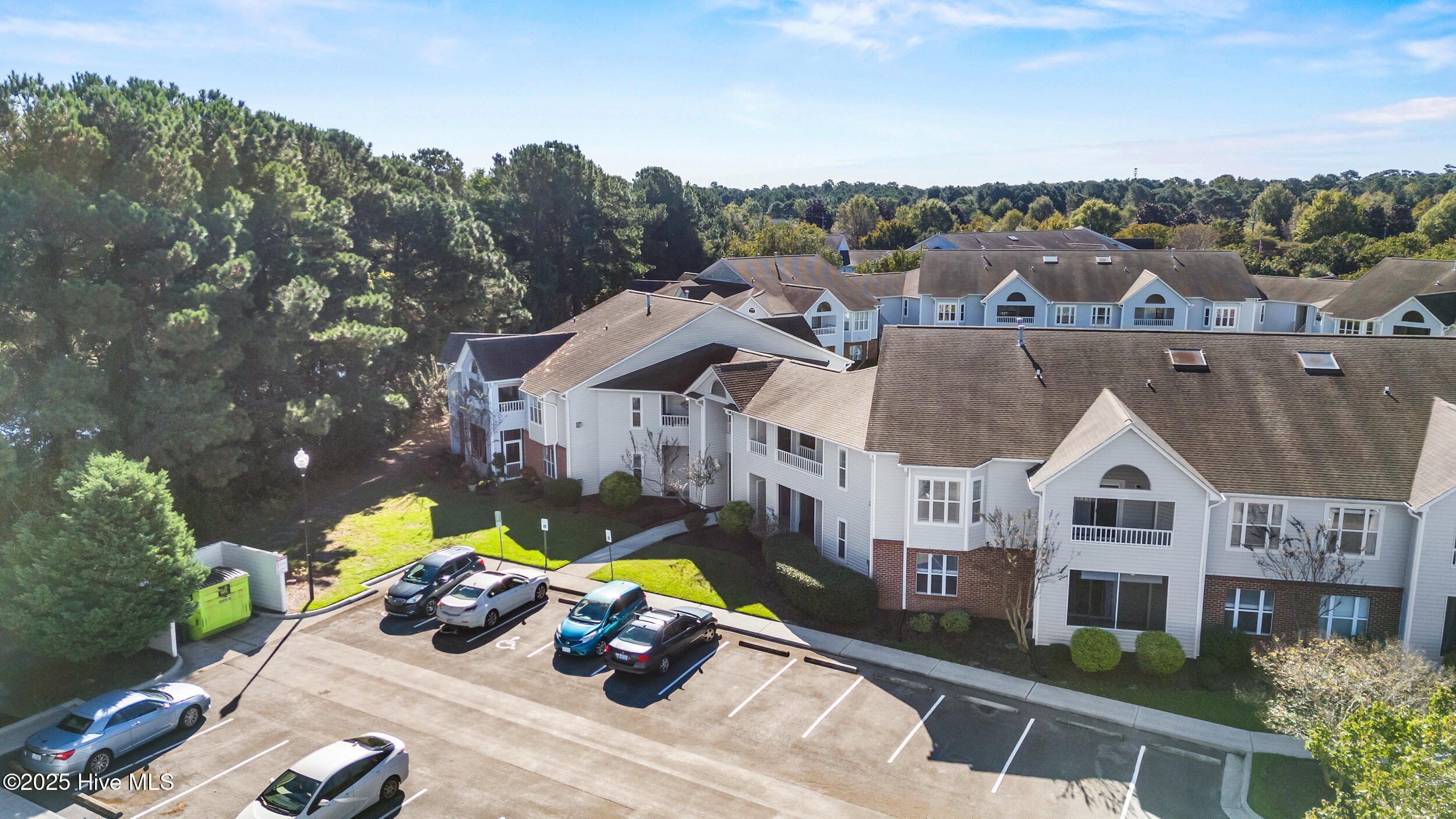 100557109 | Photo 26