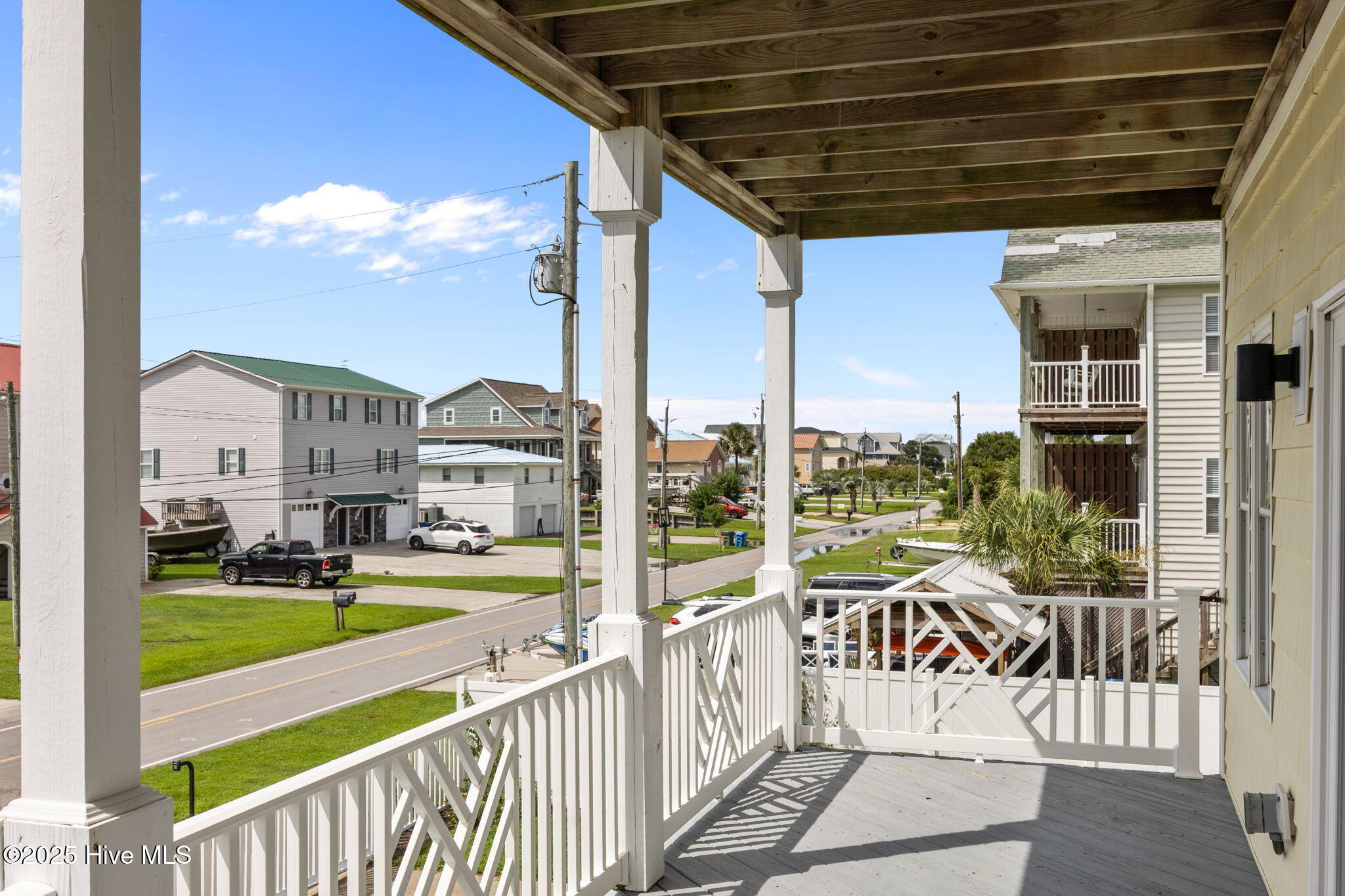 100525610 | Photo 43