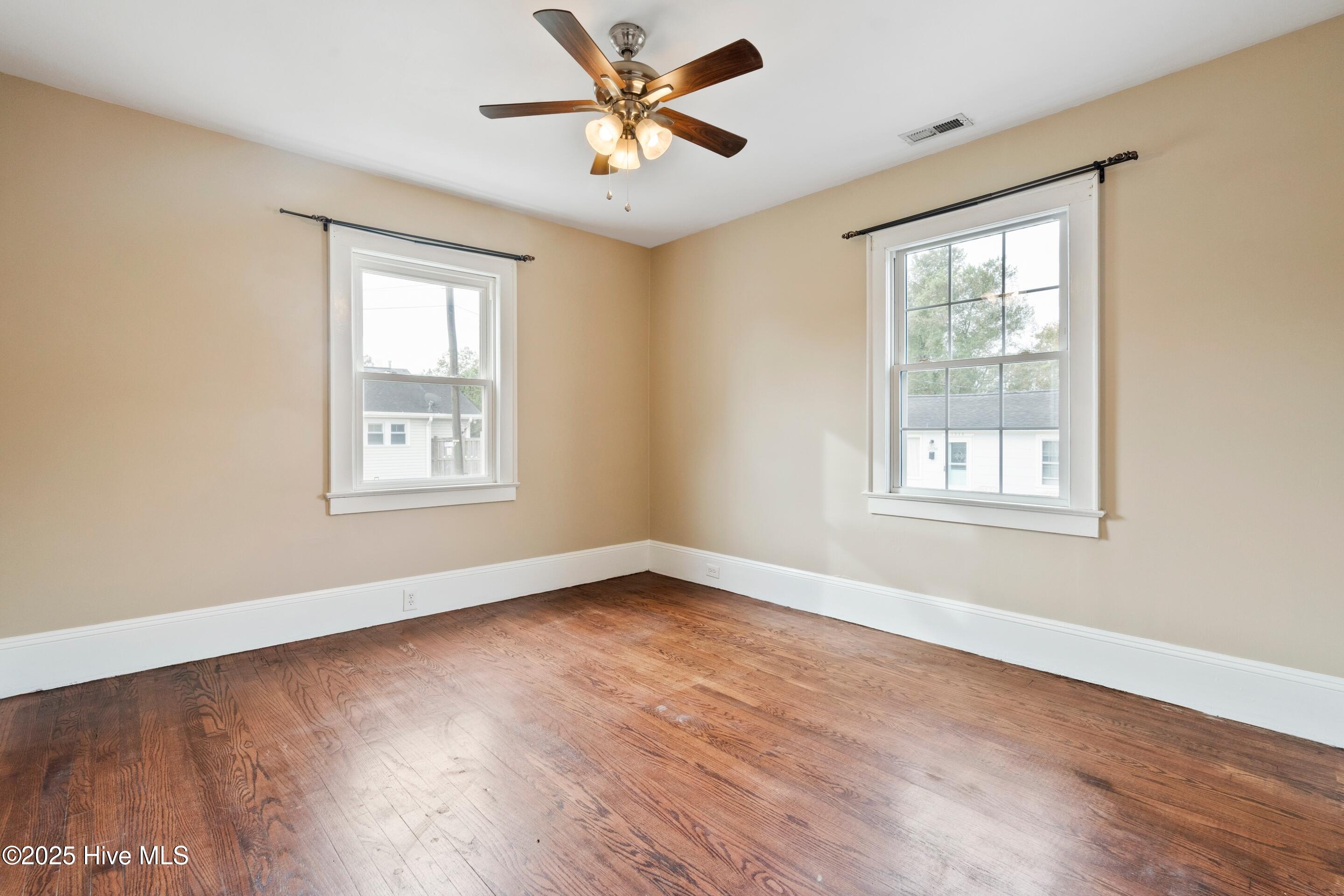 100521432 | Photo 19