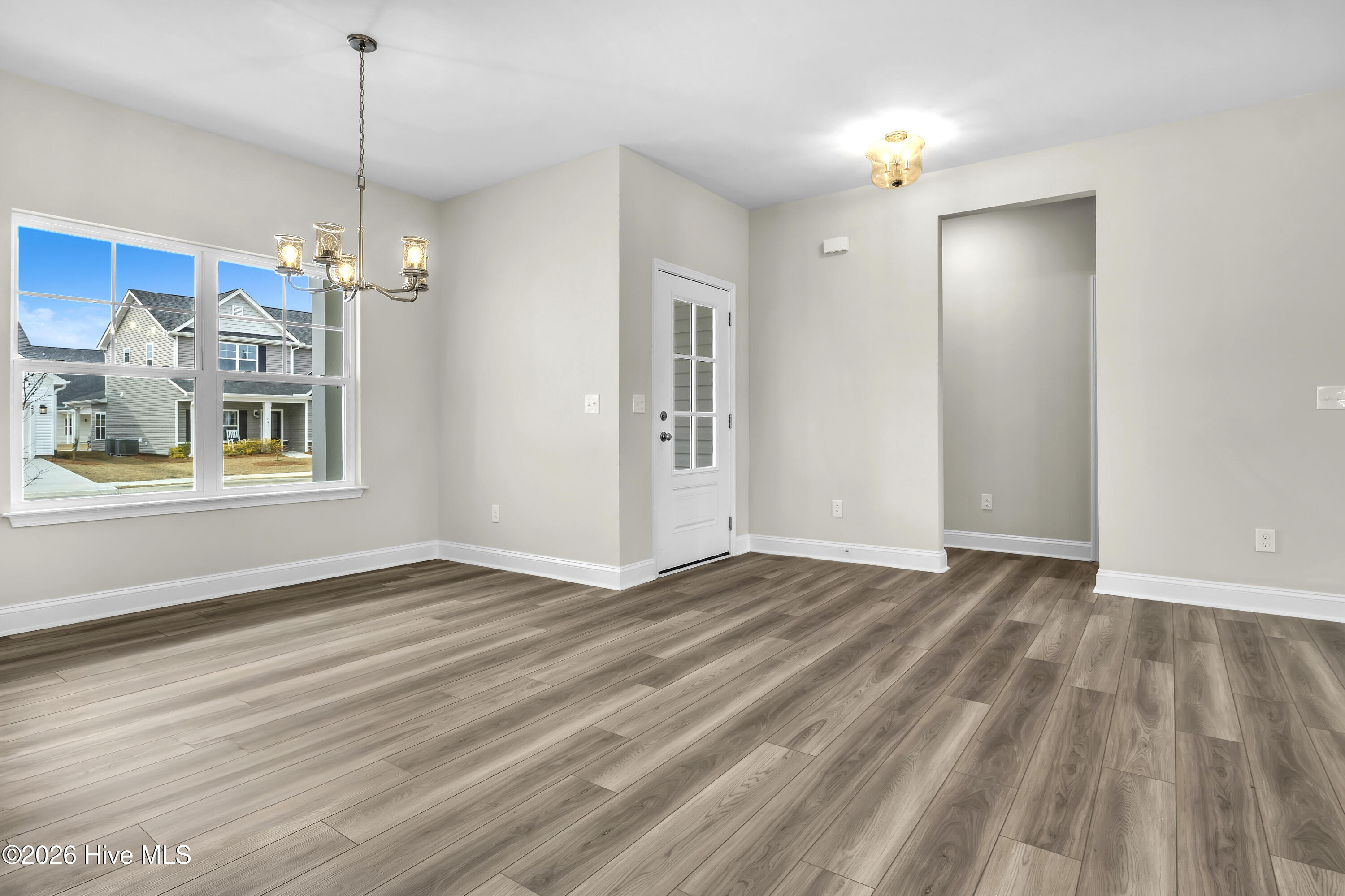 100552787 | Photo 10