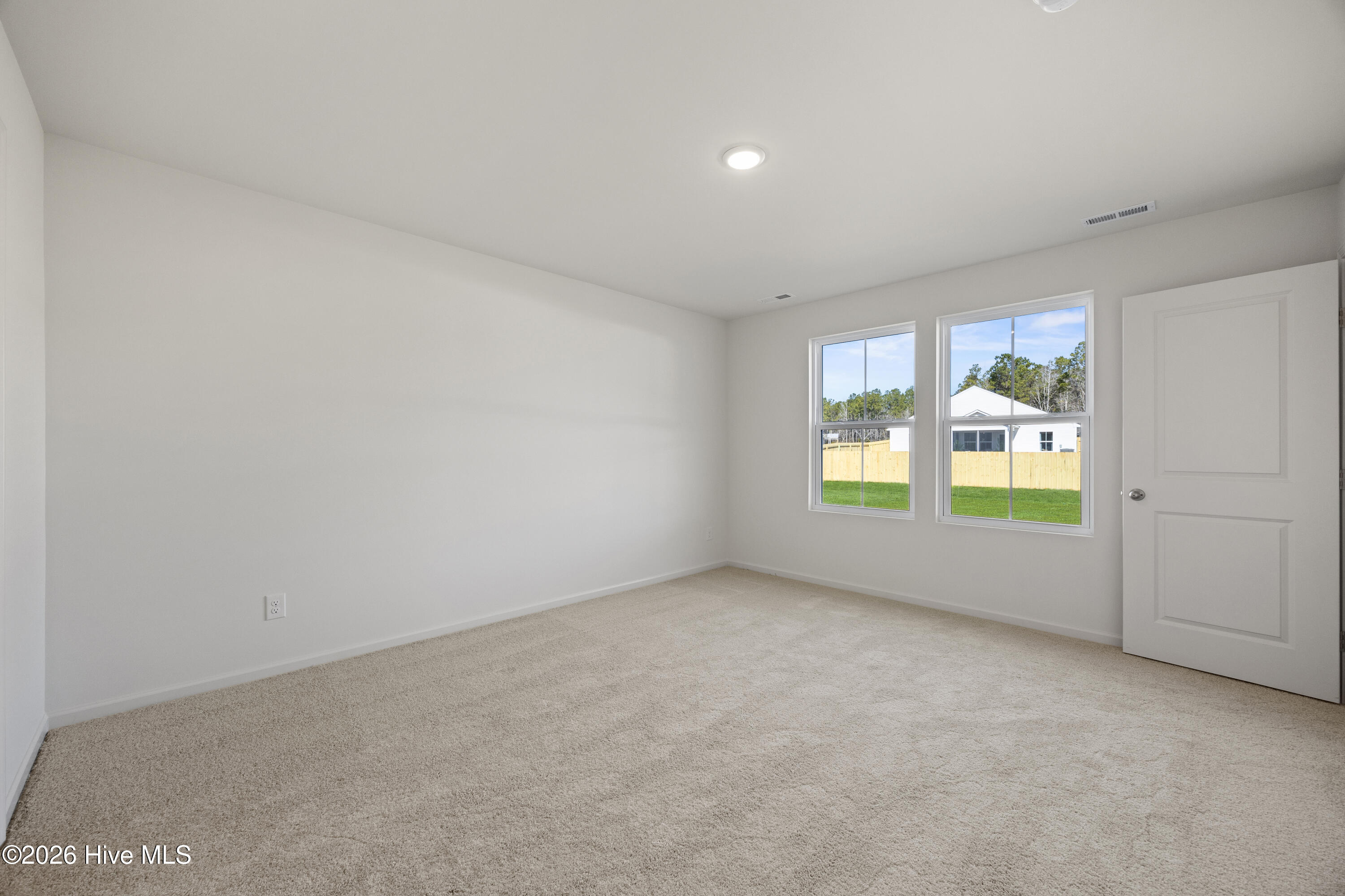 100540957 | Photo 11