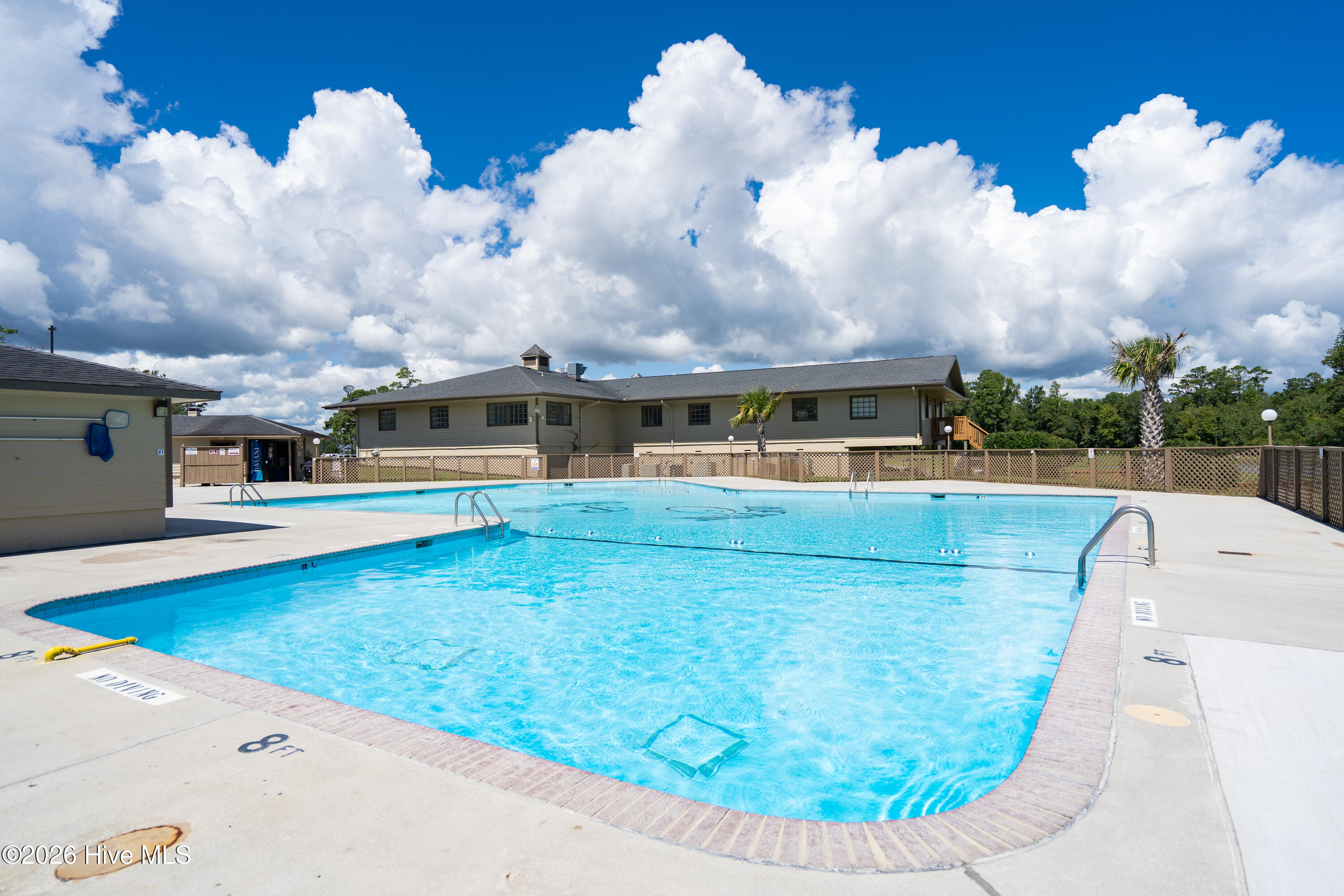 100562679 | Photo 51