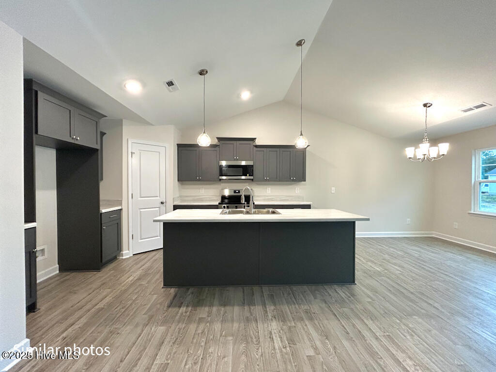 100508196 | Photo 18