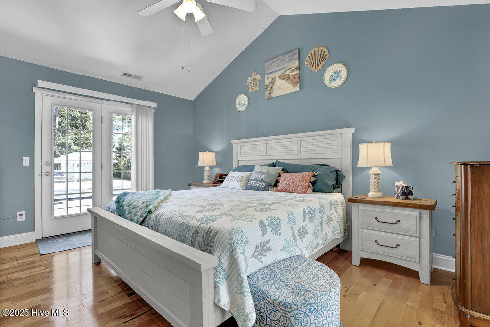 100548530 | Photo 17