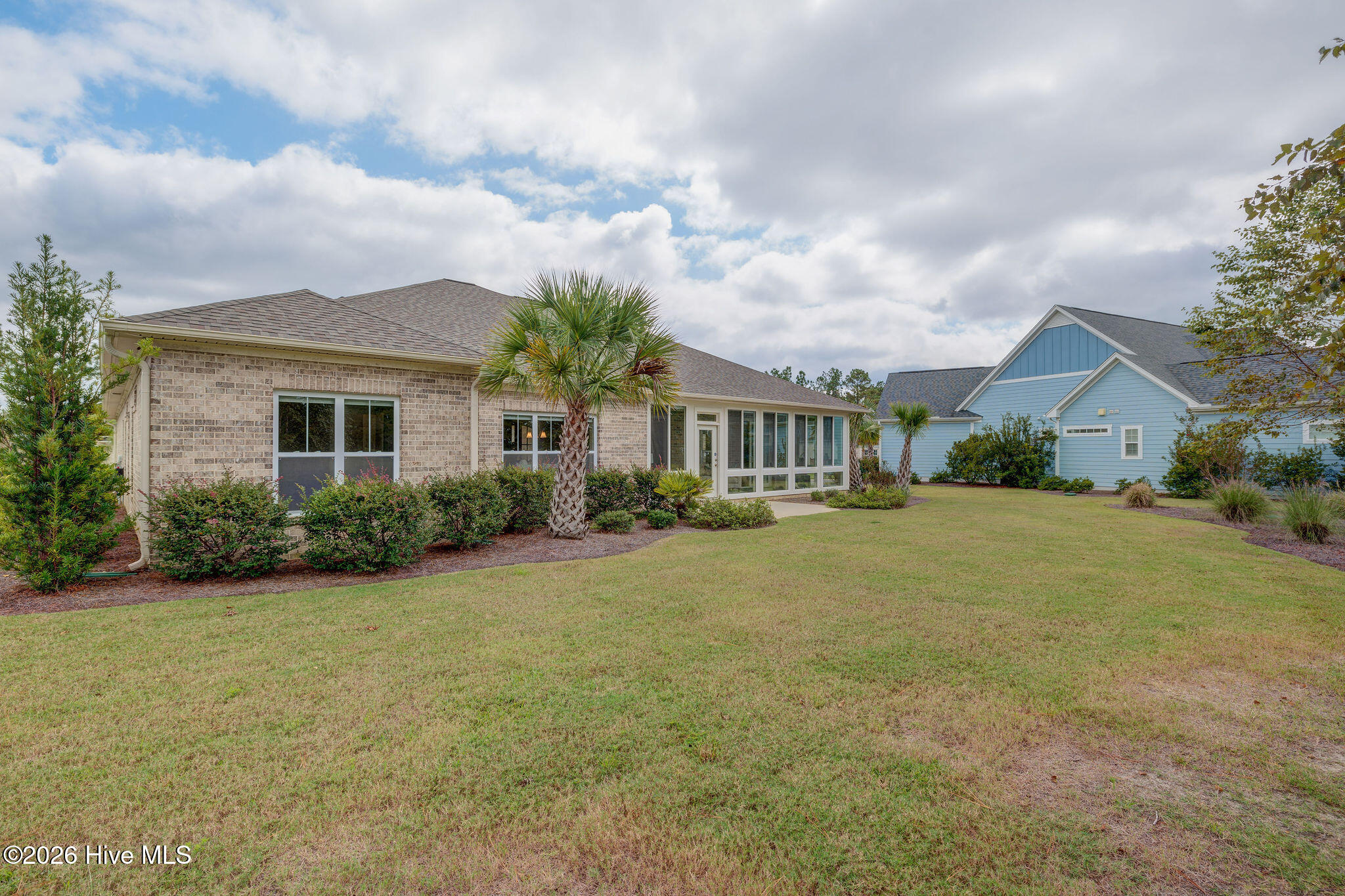 100558232 | Photo 48