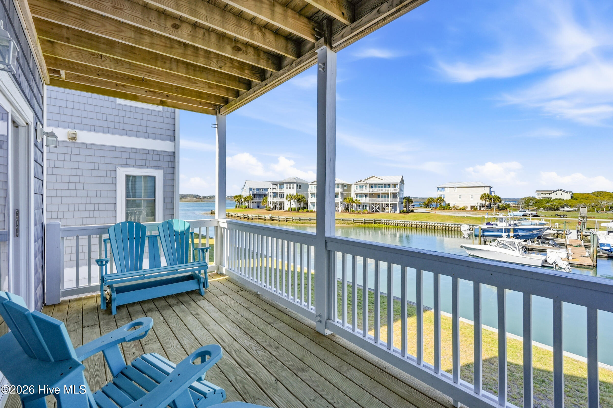 100565871 | Photo 23