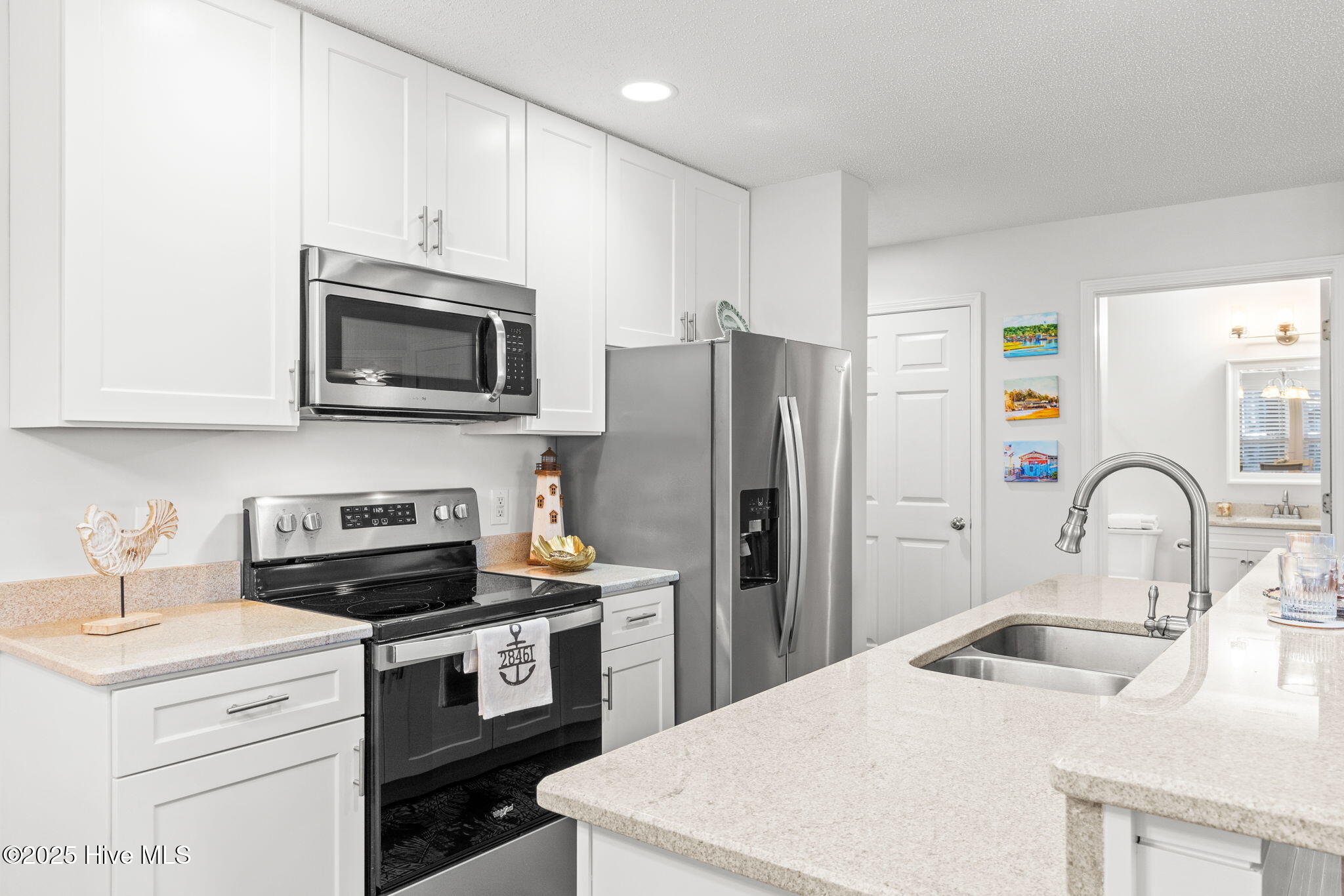 100543125 | Photo 14