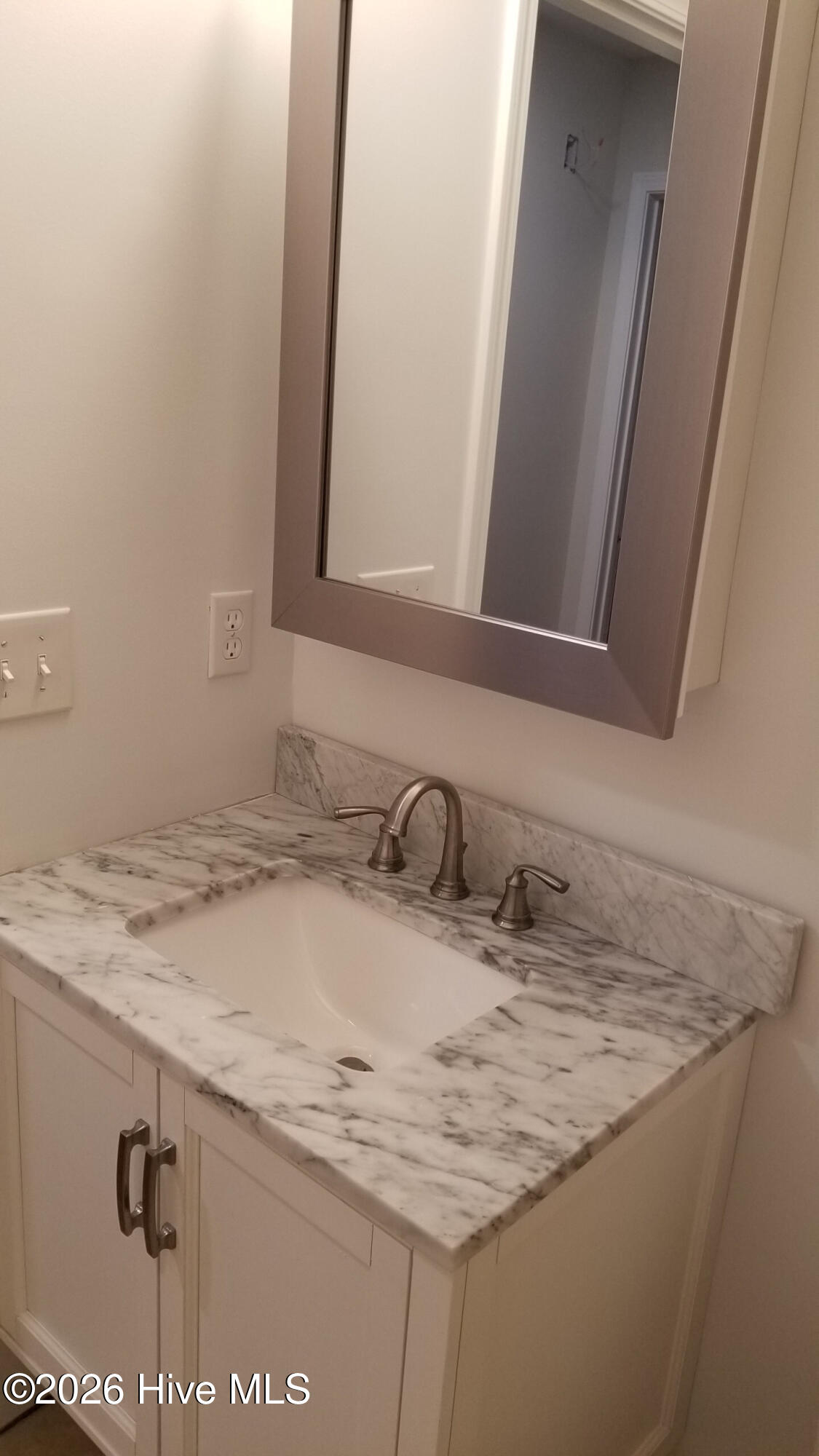 100548783 | Photo 27