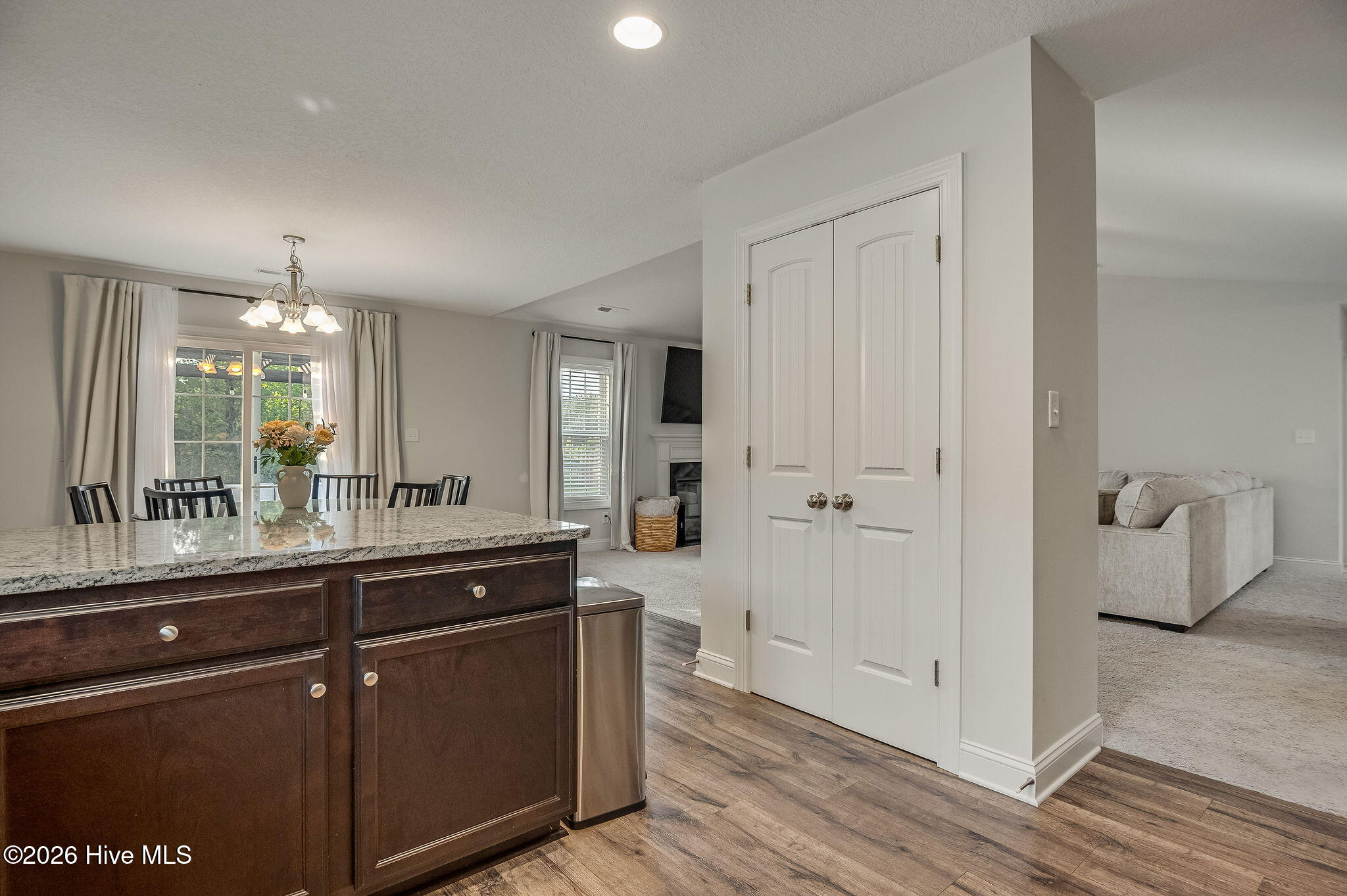 100568428 | Photo 20