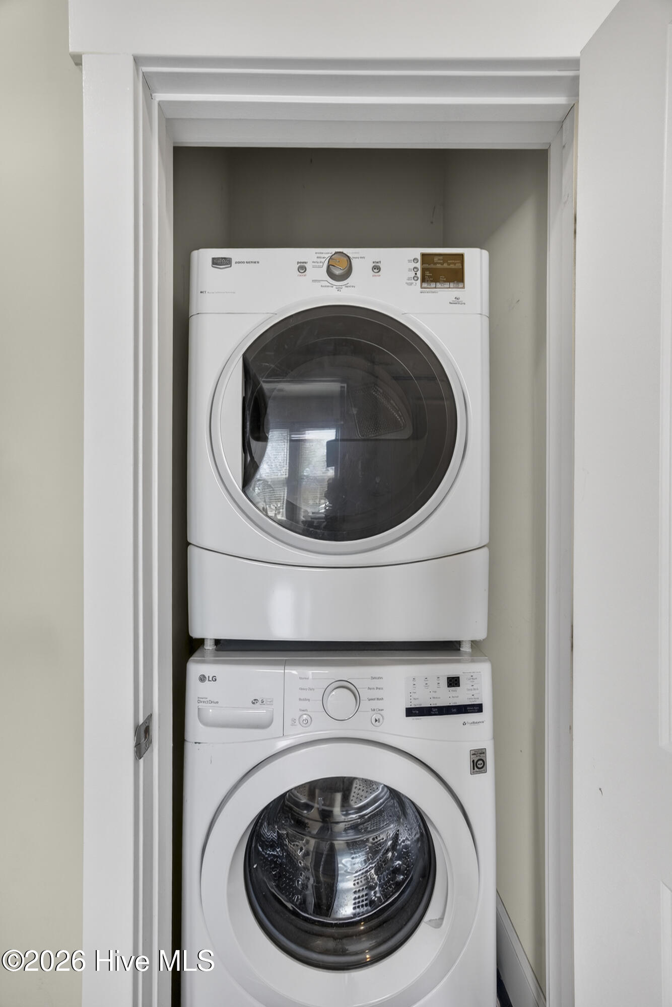 100562157 | Photo 32