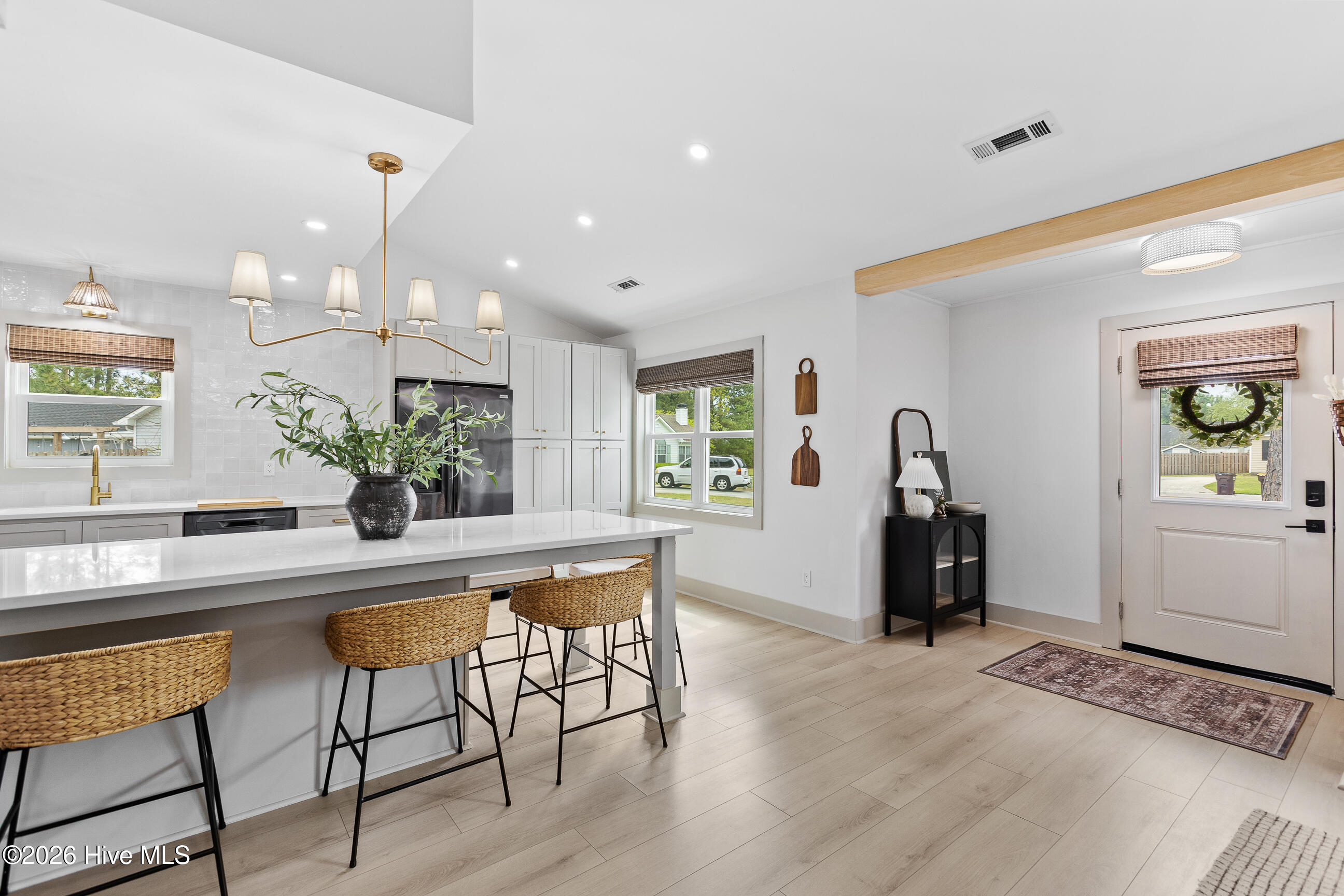 100566396 | Photo 10