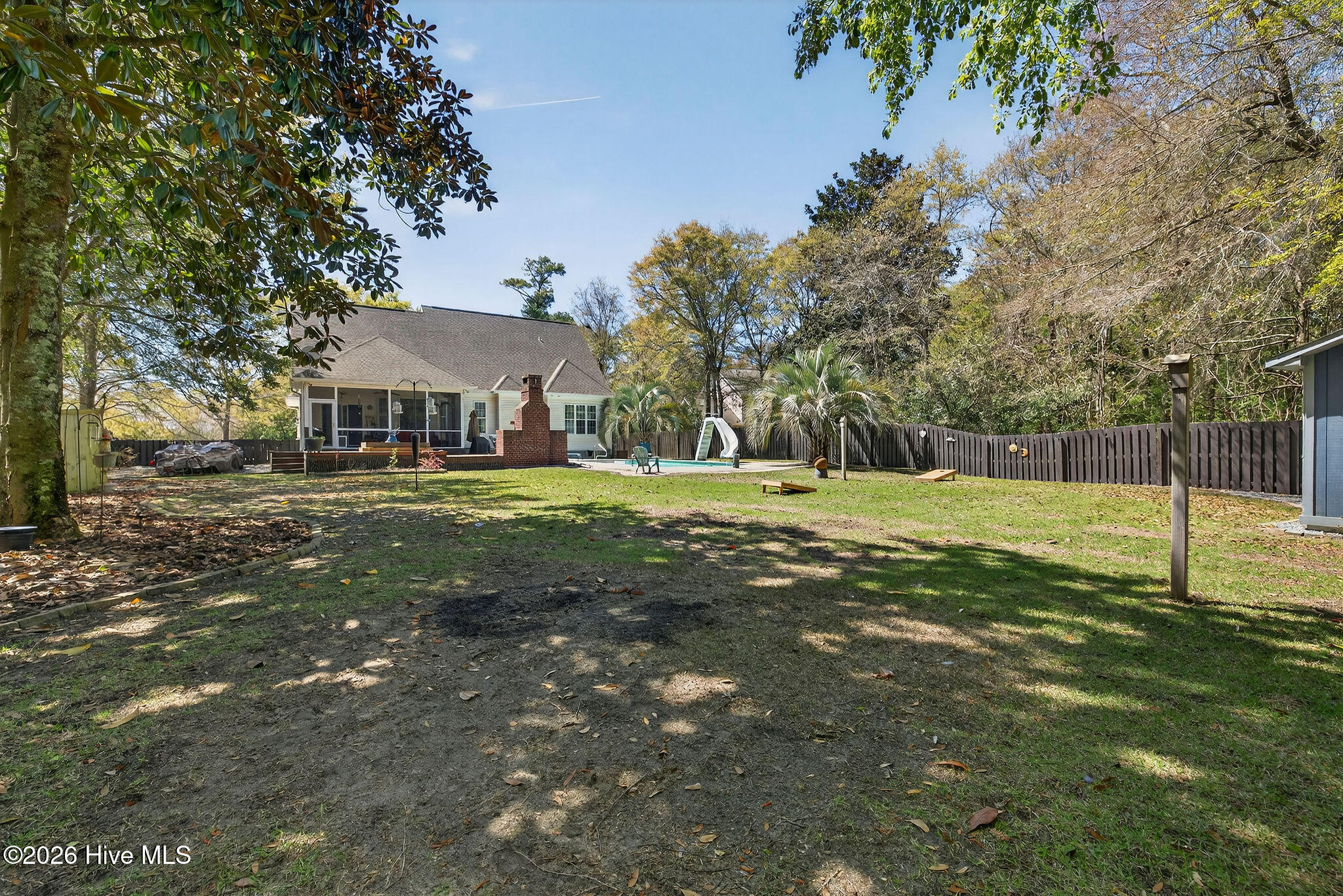 100568034 | Photo 43