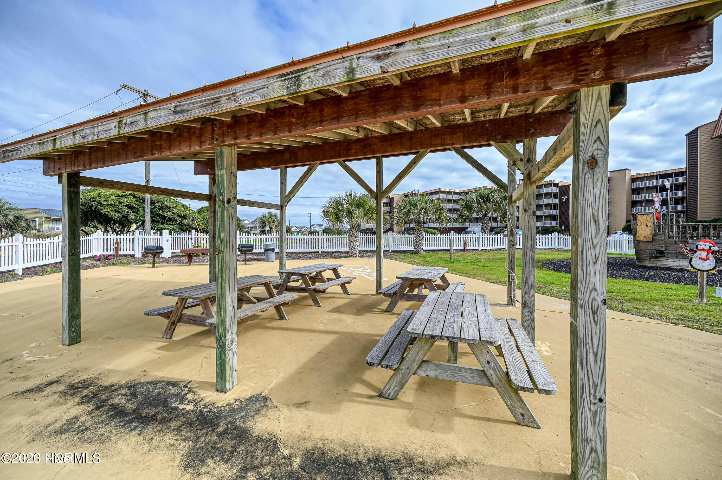 100565312 | Photo 14