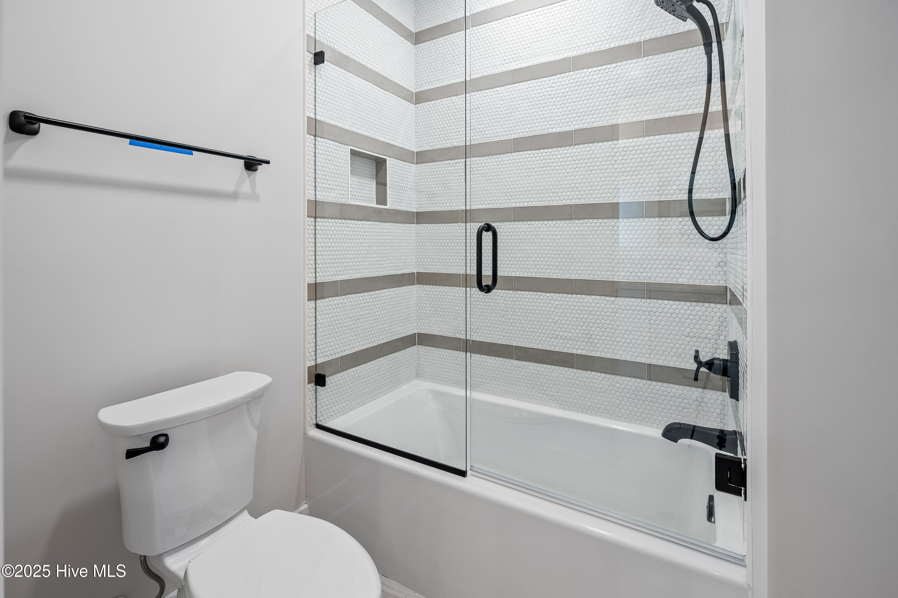 100525288 | Photo 53