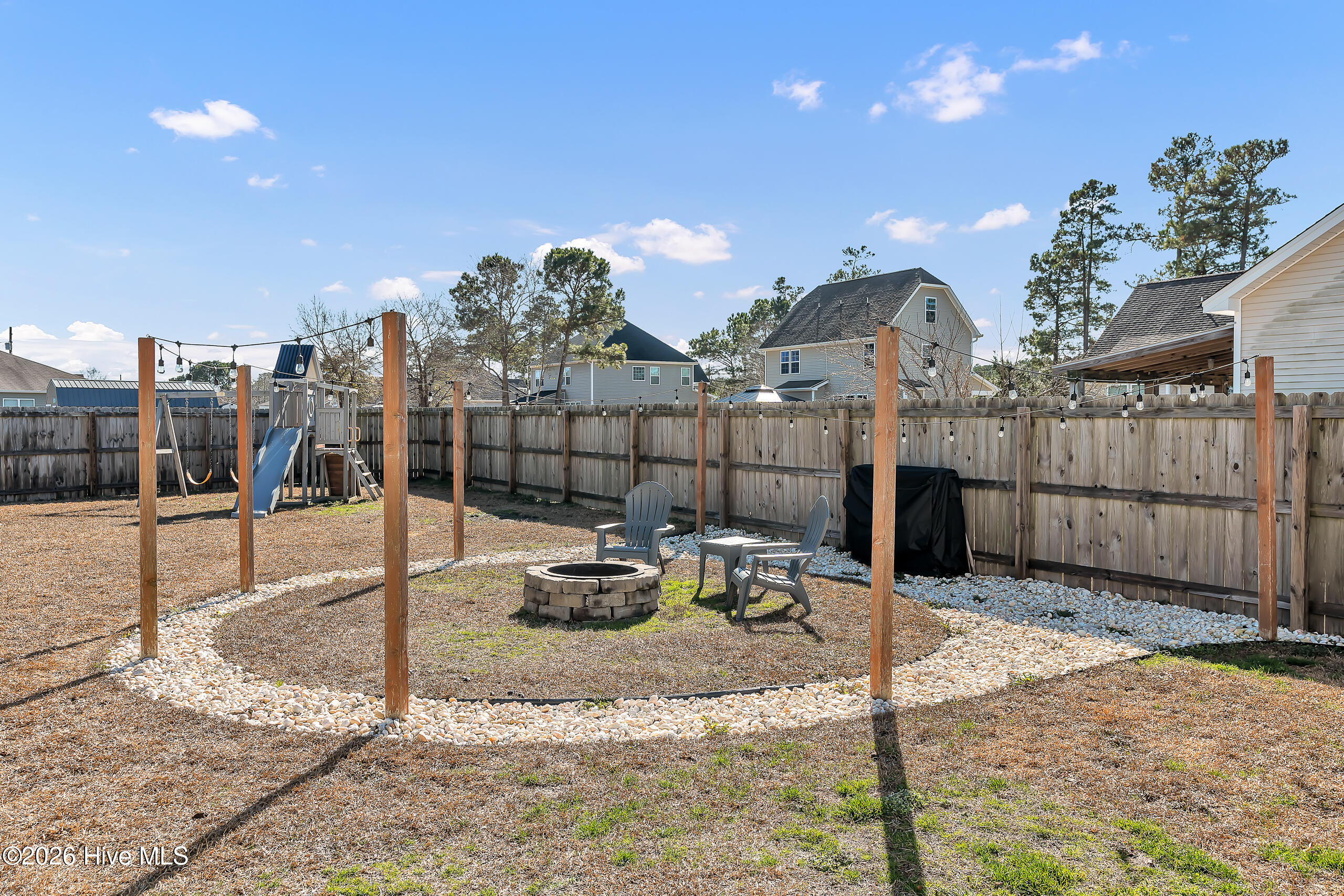 100566943 | Photo 43