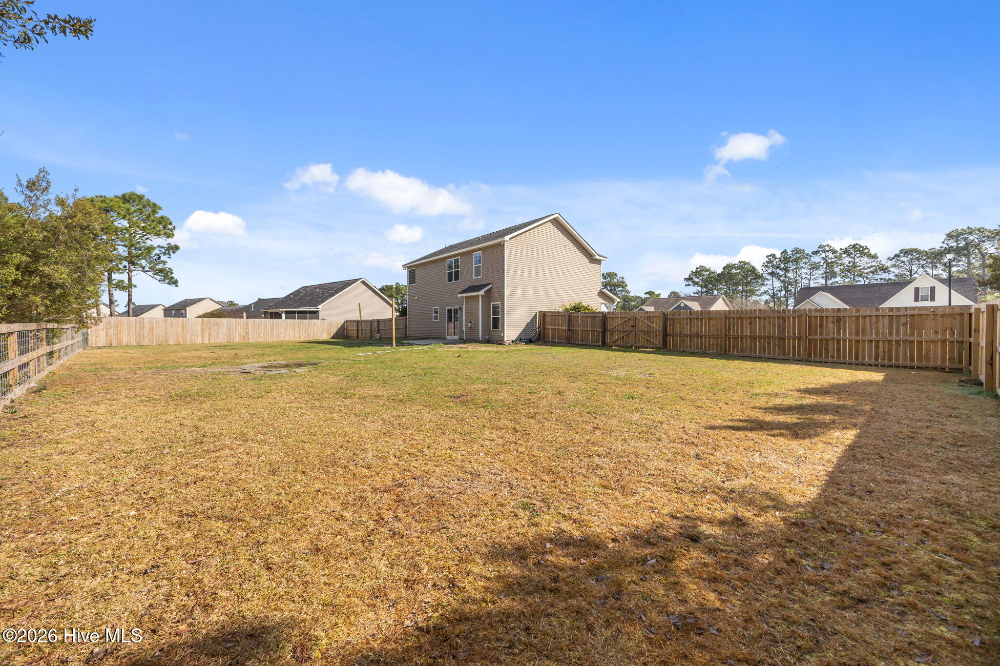 100557440 | Photo 38