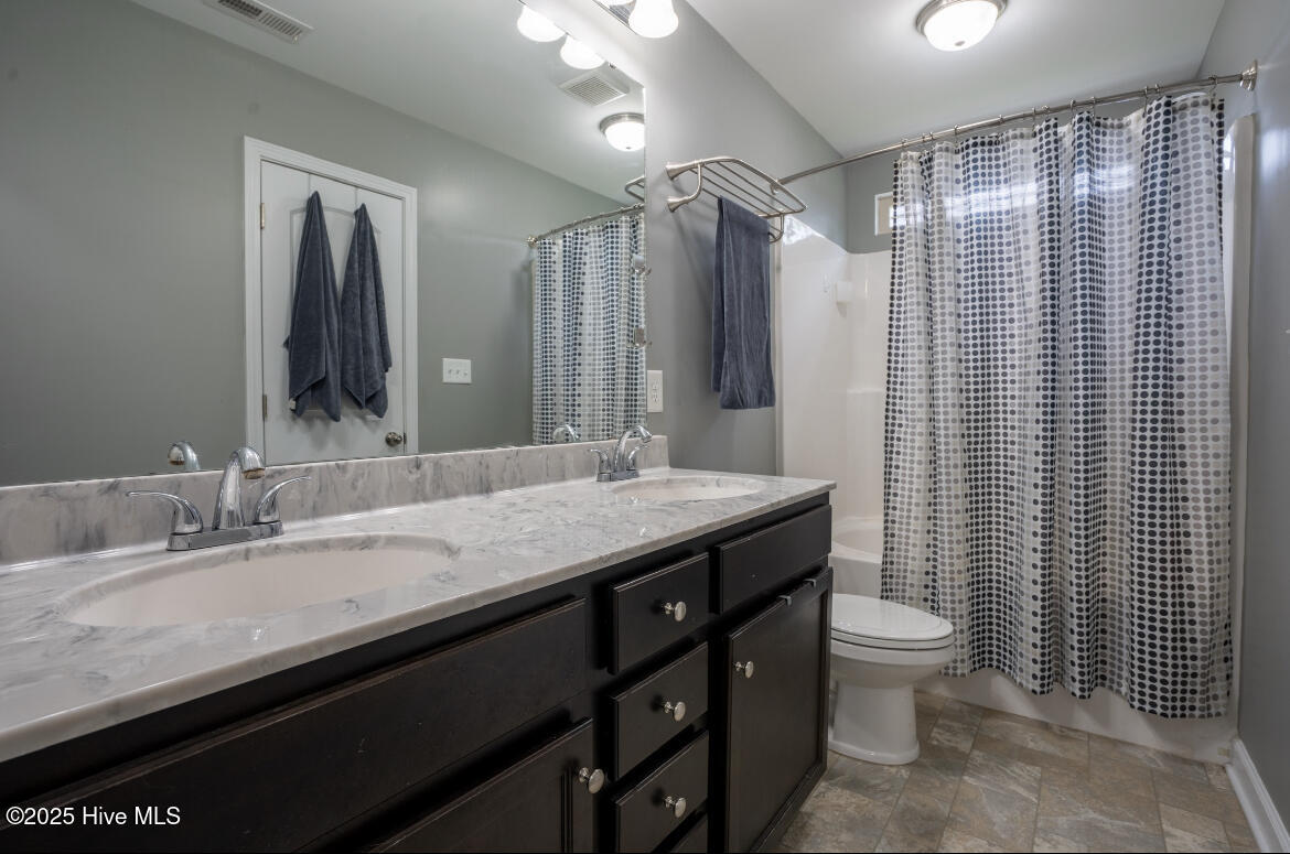 100546770 | Photo 11