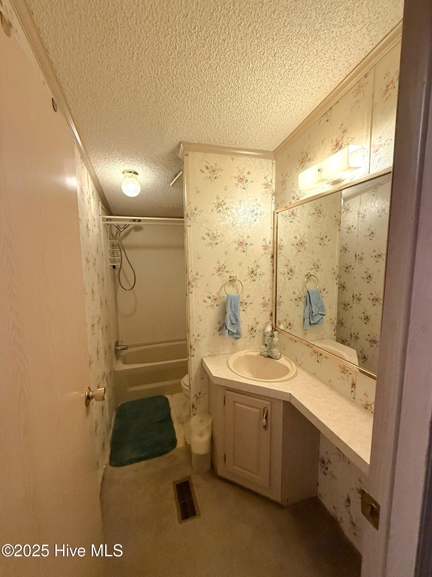 100543819 | Photo 17