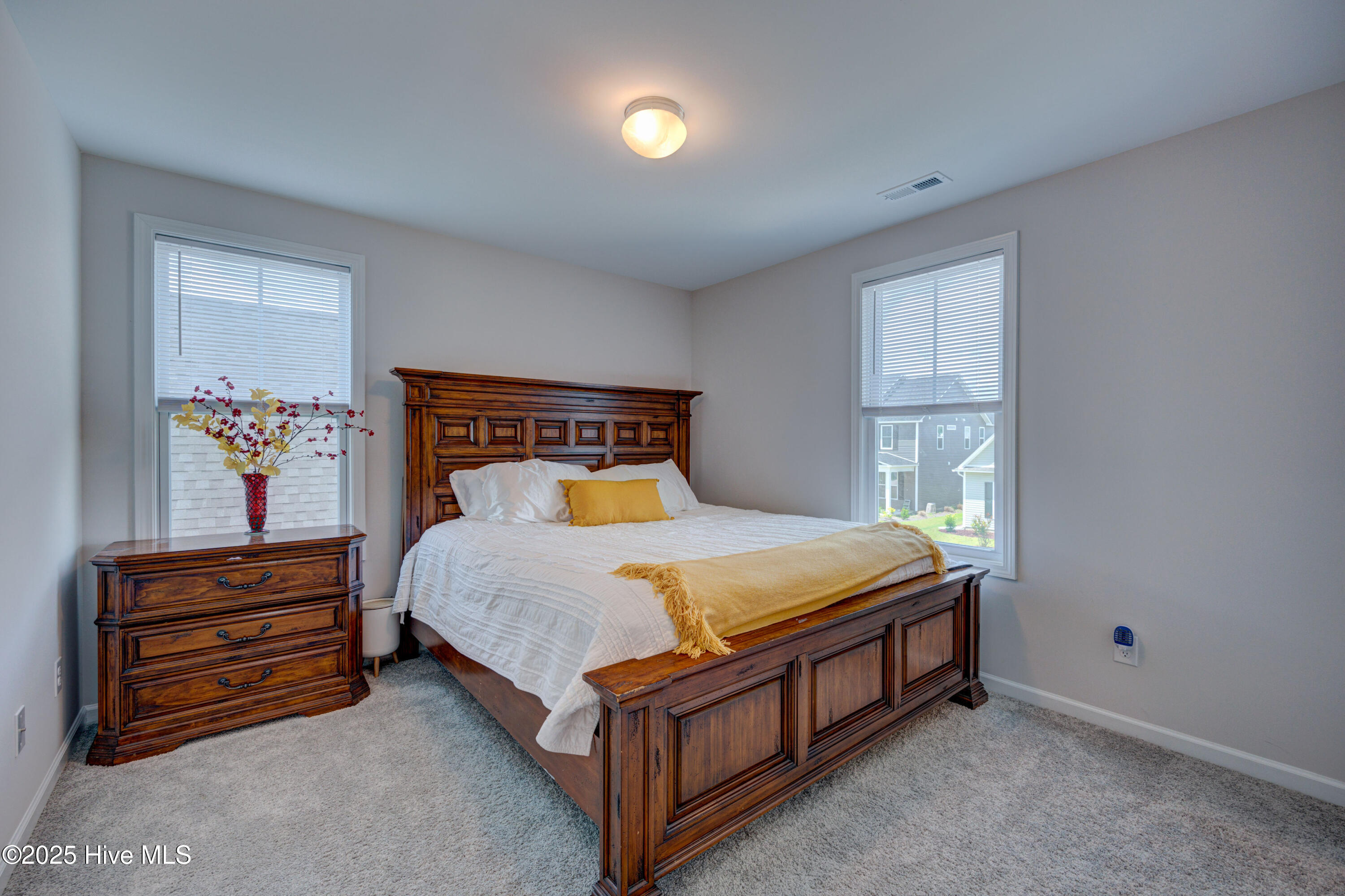 100535248 | Photo 26