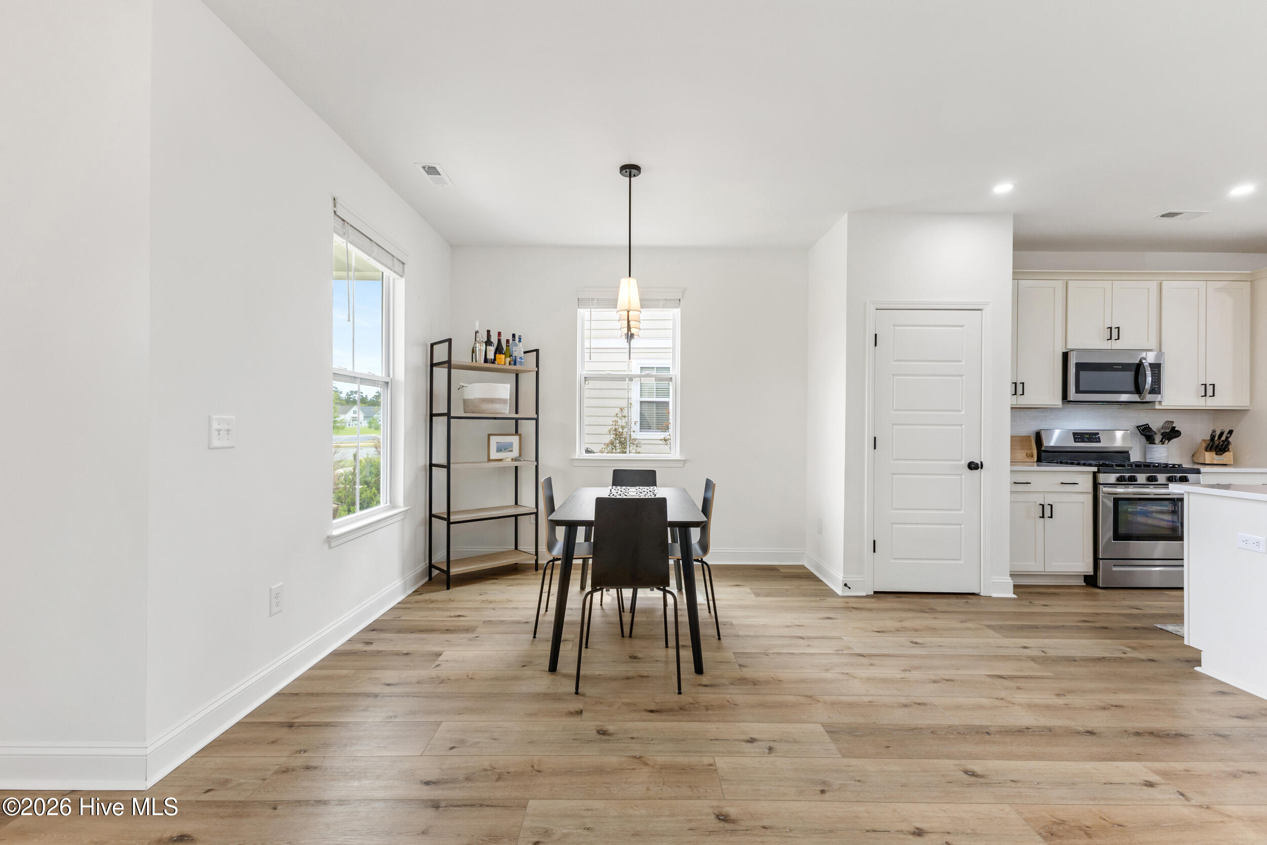 100567295 | Photo 11