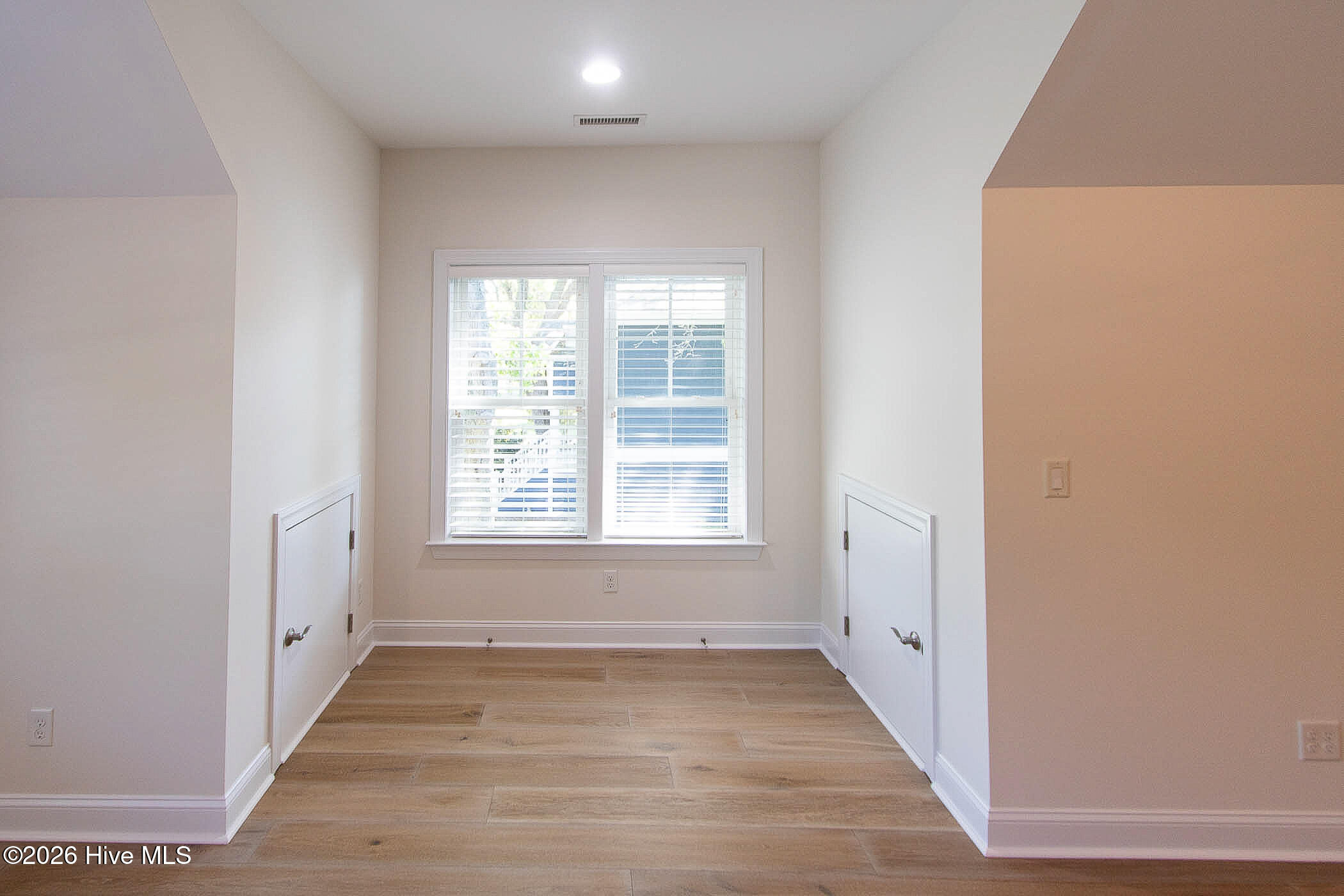 100568588 | Photo 60