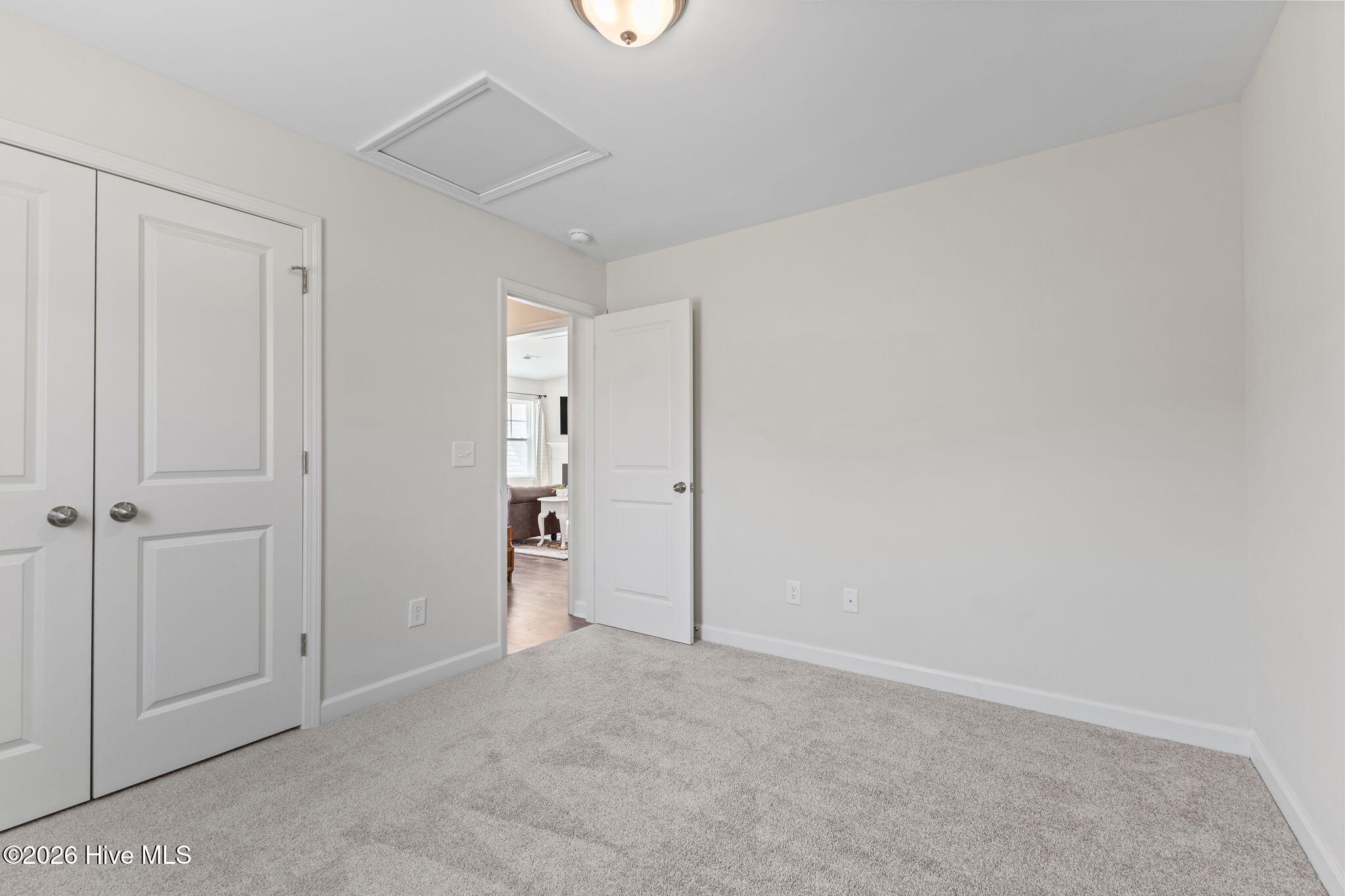 100563188 | Photo 26