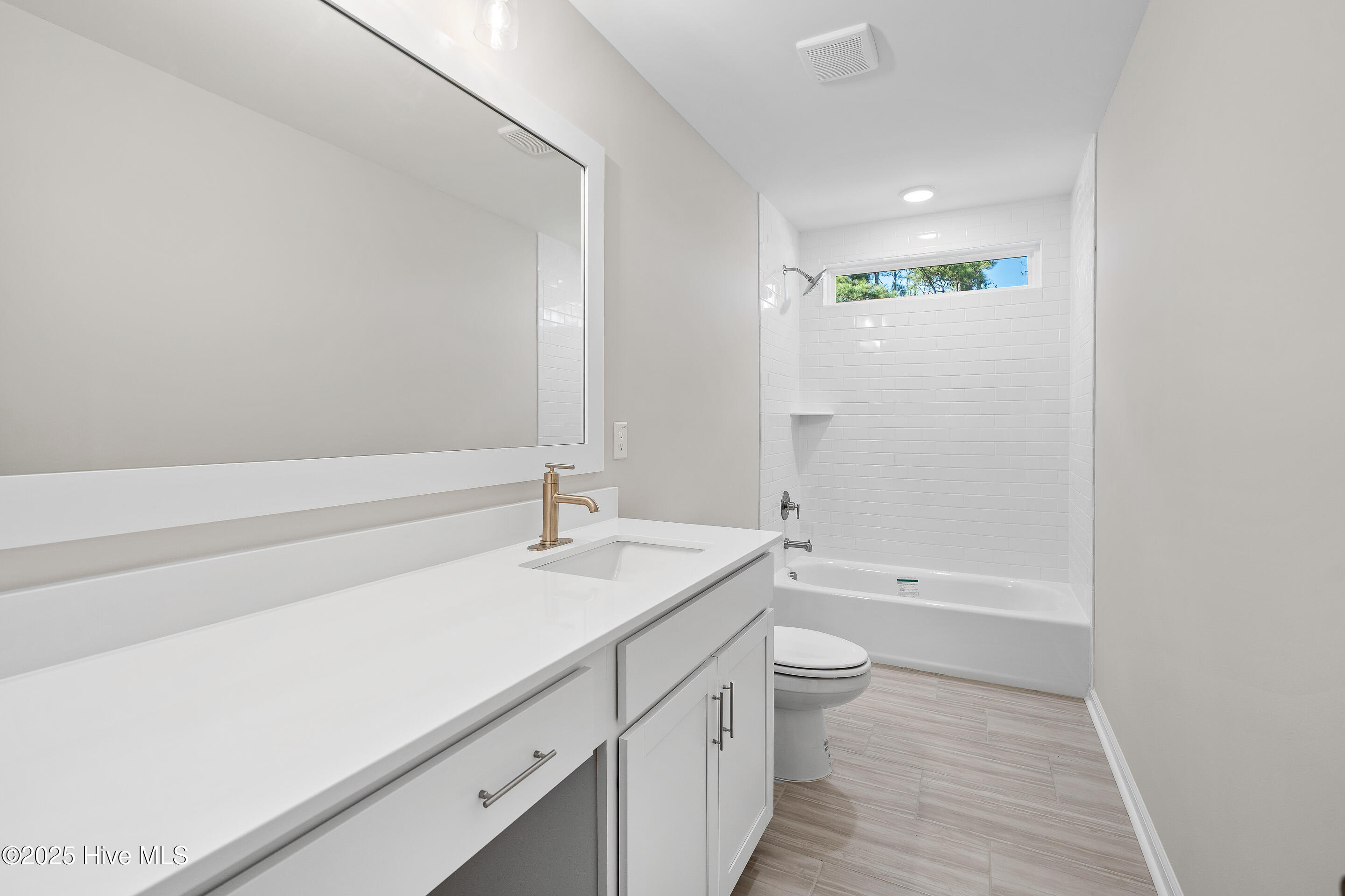 100501651 | Photo 24