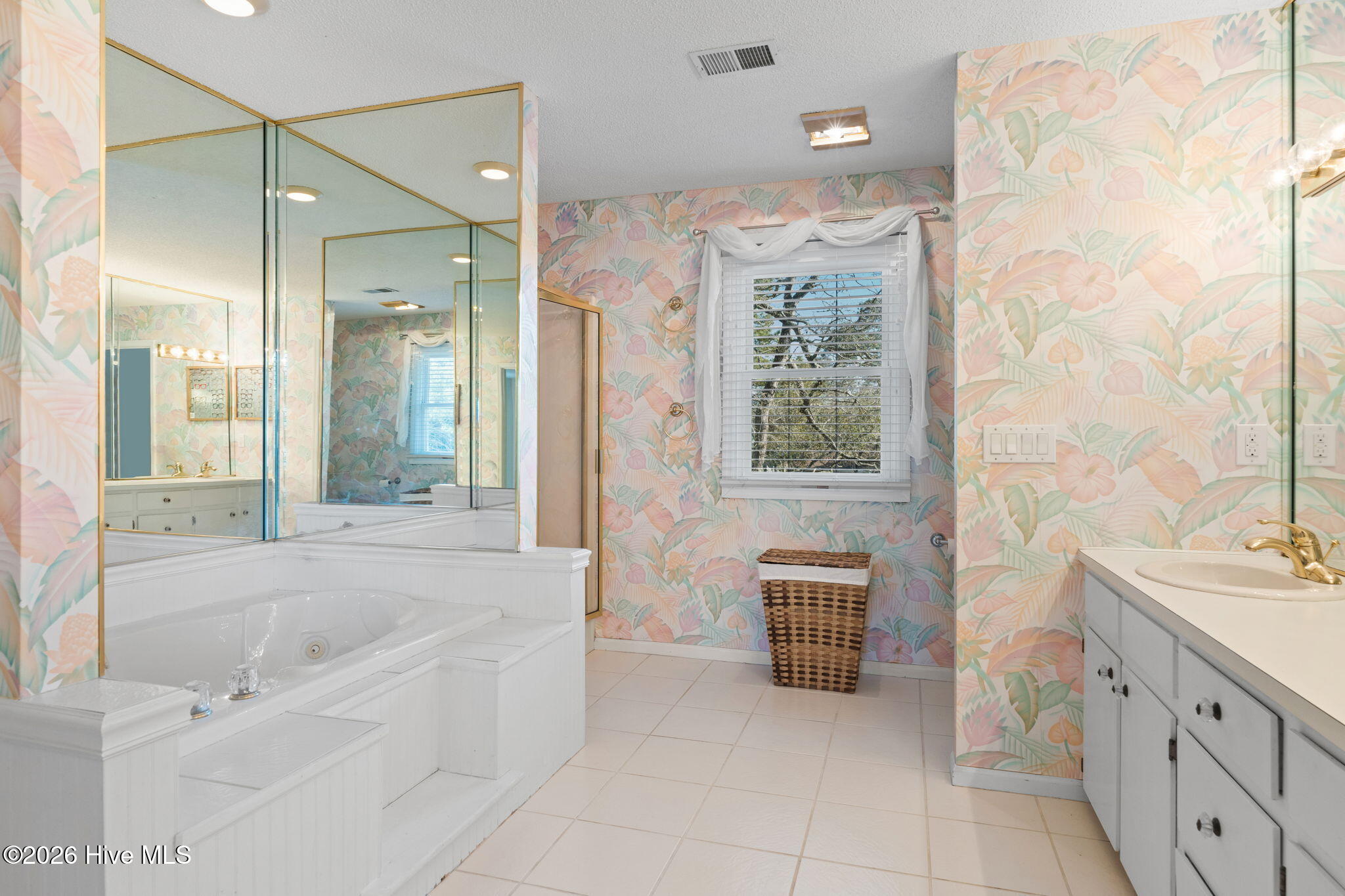 100562881 | Photo 35