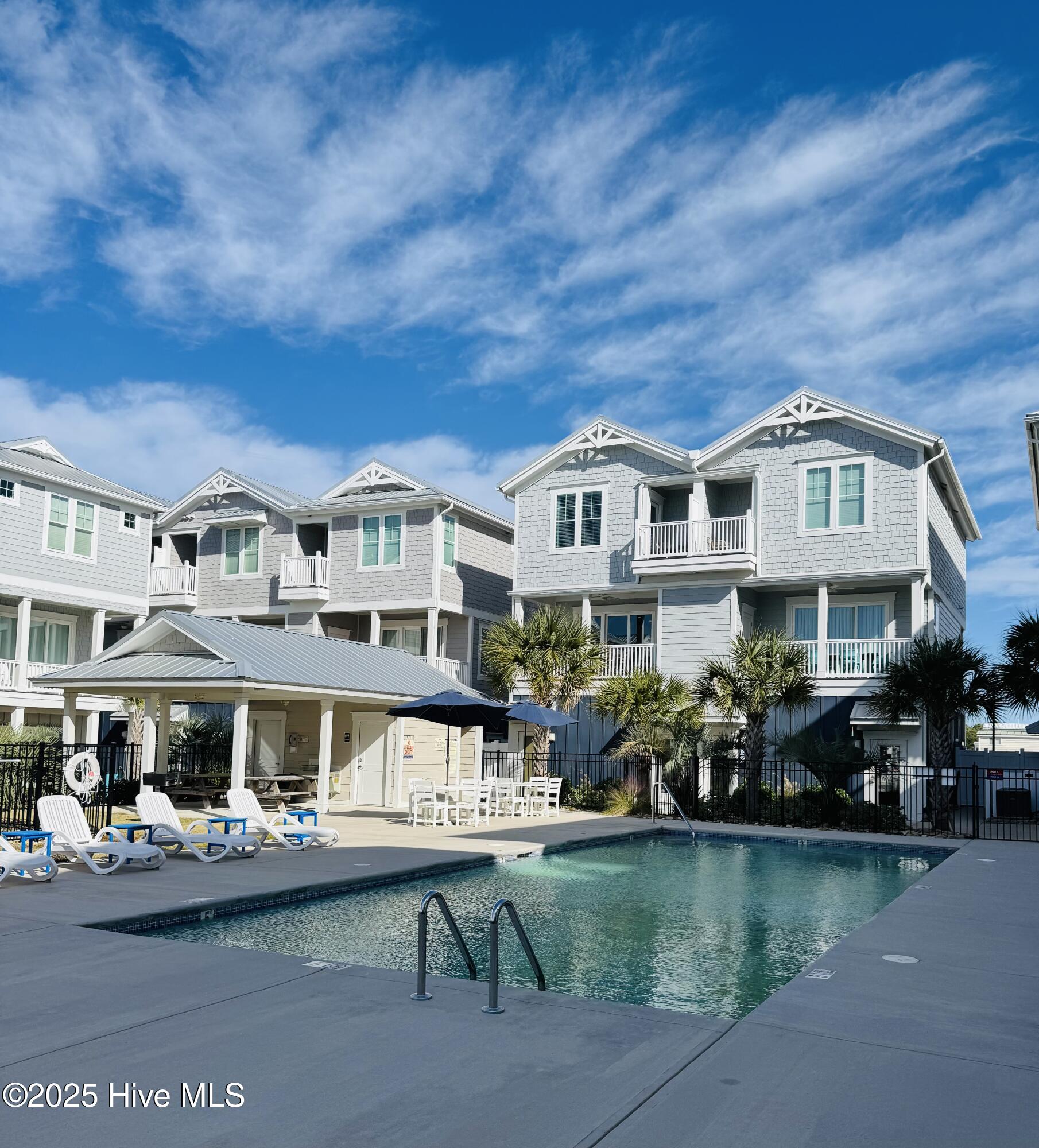 100541524 | Photo 28