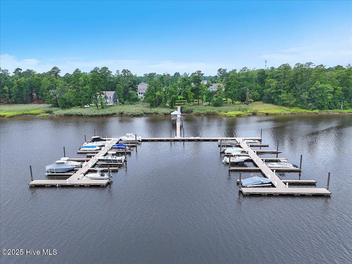 100523445 | Photo 85