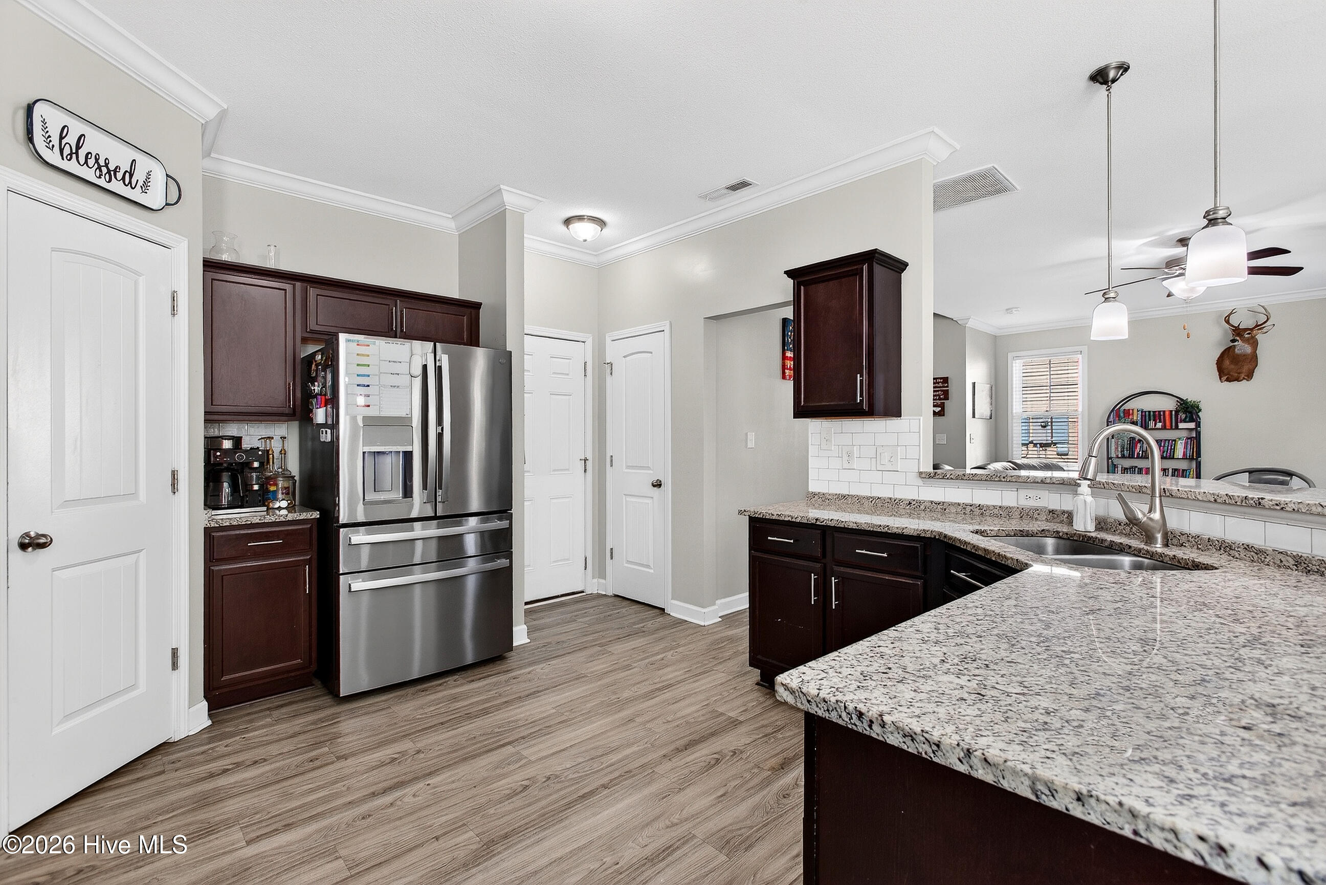 100562931 | Photo 10