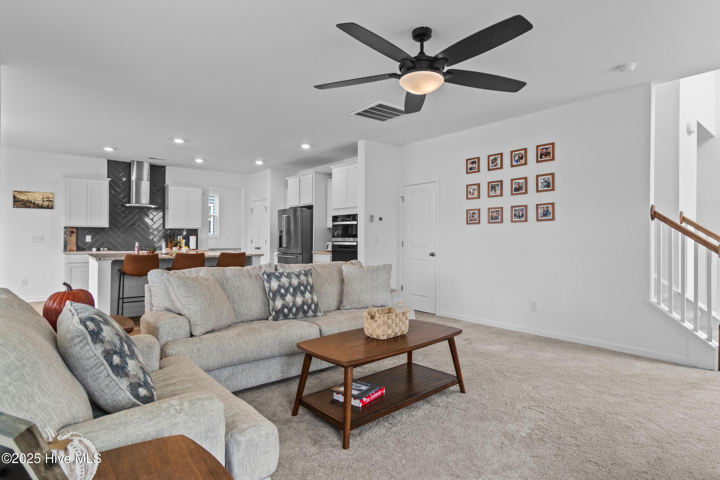 100563734 | Photo 13