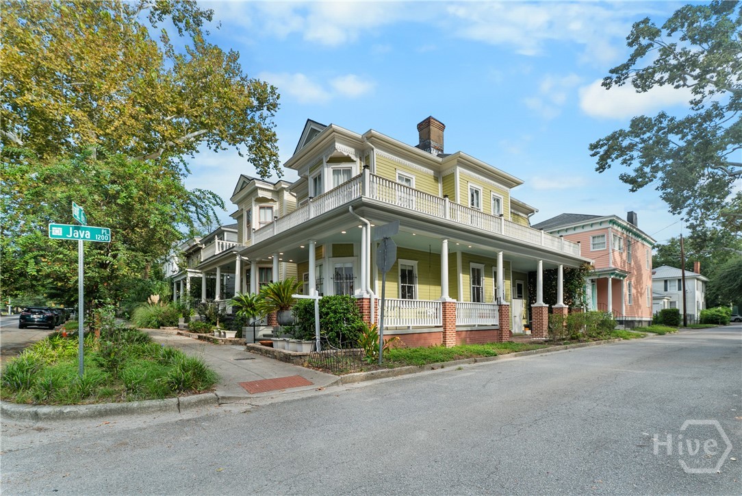 Photo 2 of Single family home for sale at 524 E Henry St, Savannah, GA 31401 | MLS# SA365031 | Listing updated on 2026-09-22